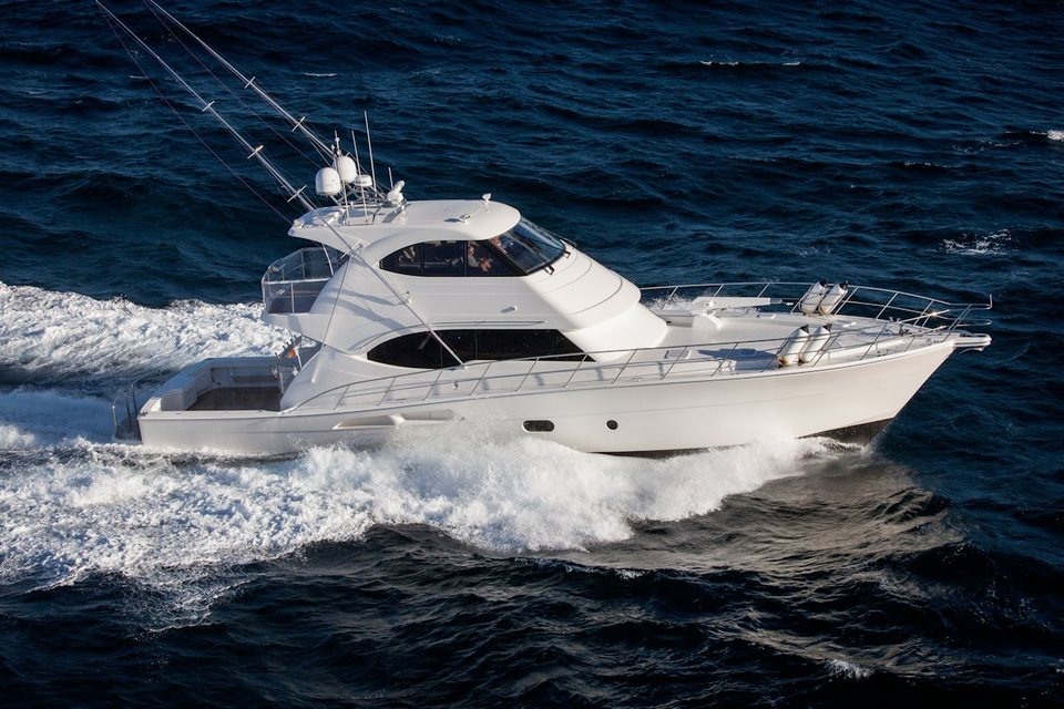 360 VR Virtual Tours of the Riviera 75 Enclosed Flybridge