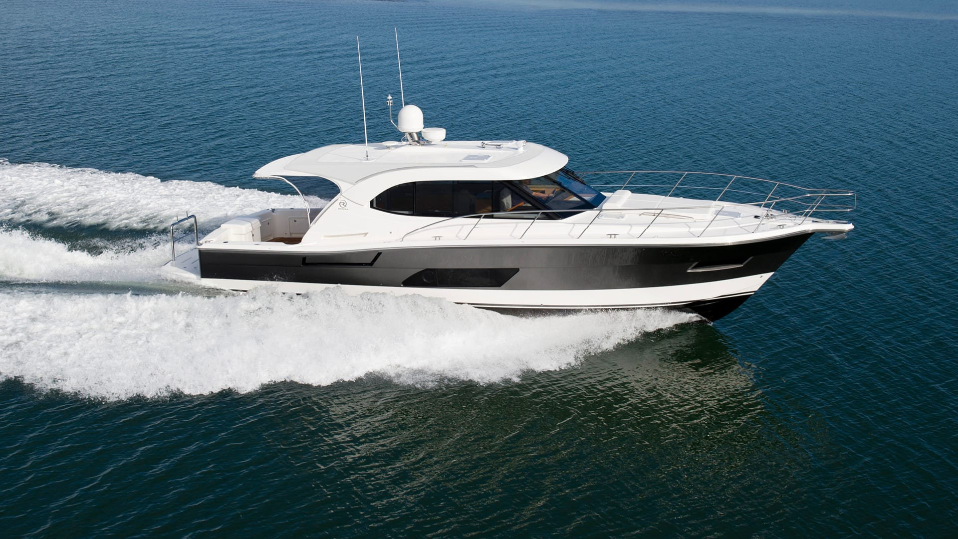 360 VR Virtual Tours of the Riviera 445 SUV