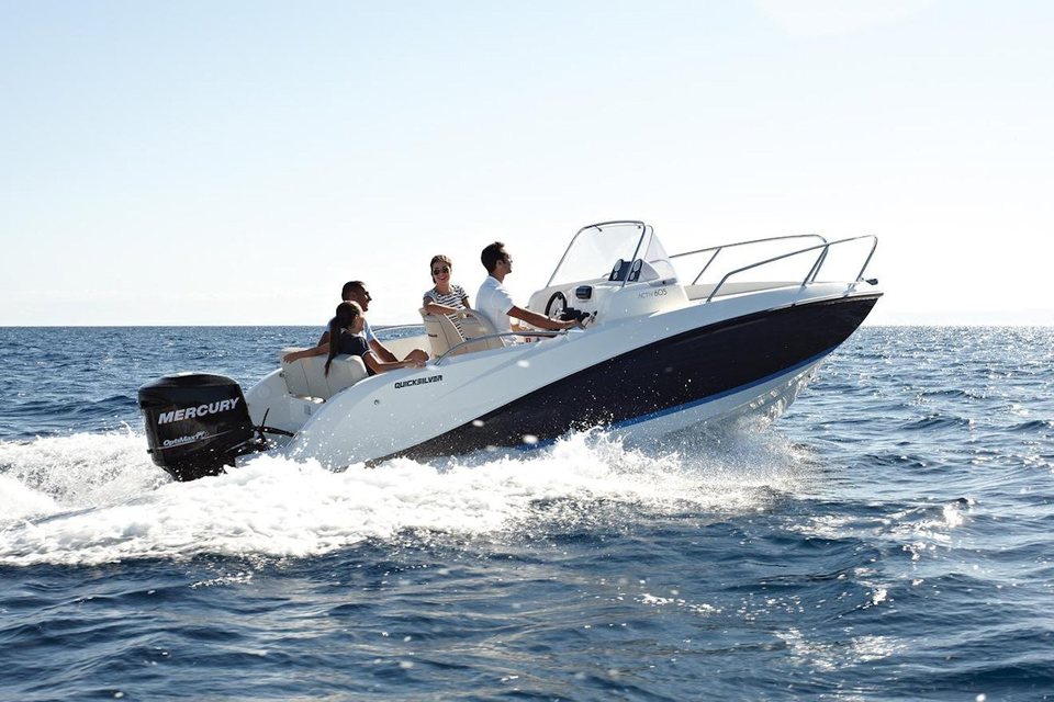 360 VR Virtual Tours of the Quicksilver Activ 605 Sundeck