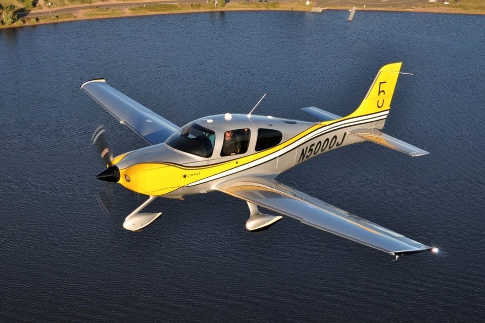 360 VR Virtual Tours of the Cirrus SR22