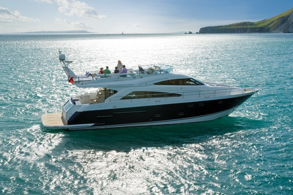 360 VR Virtual Tours of the Fairline Squadron 65