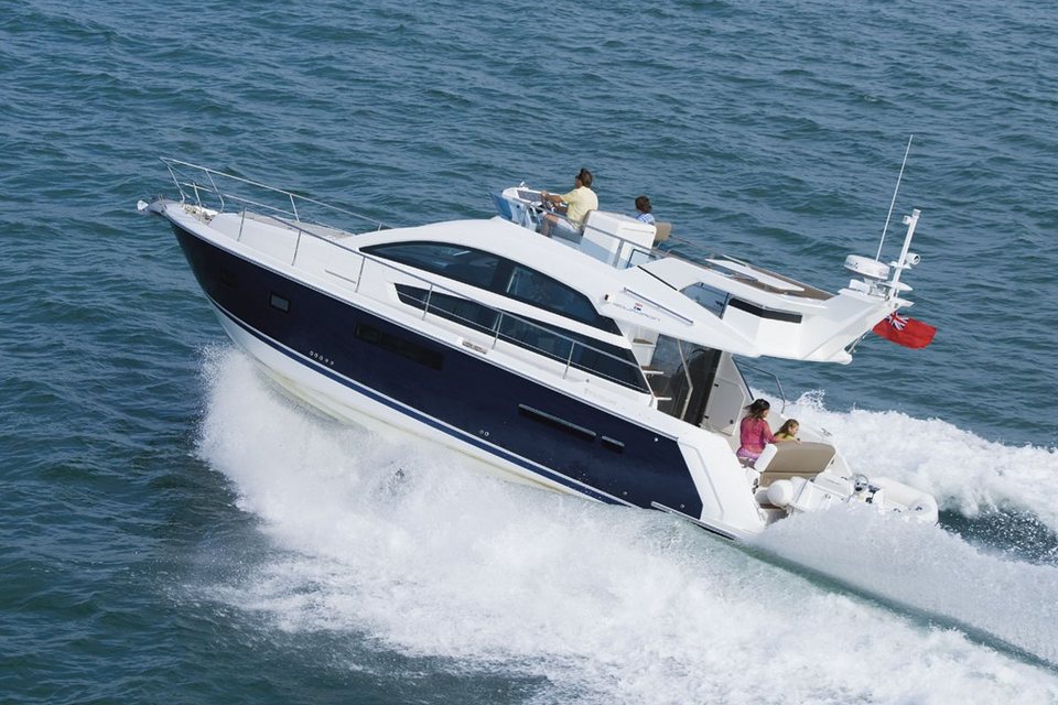 360 VR Virtual Tours of the Fairline Squadron 42