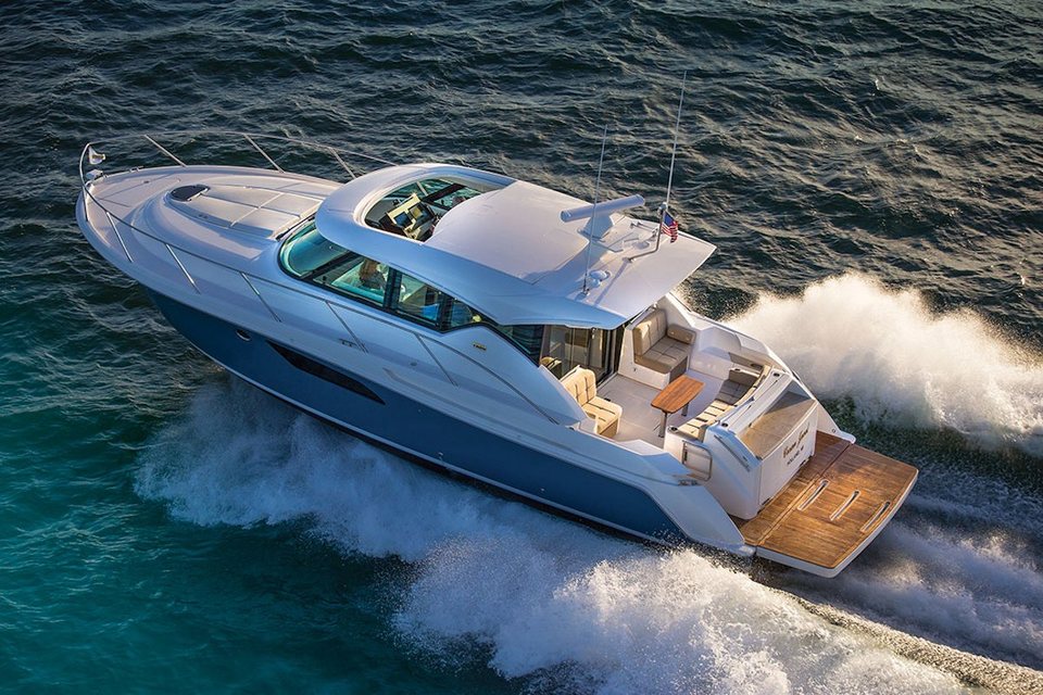 360 VR Virtual Tours of the Tiara 44 Coupe