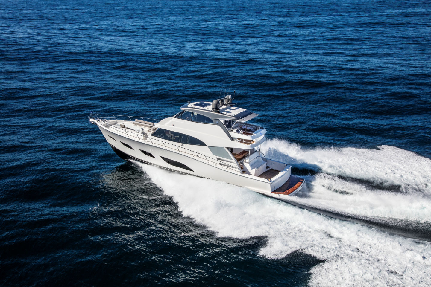 360 VR Virtual Tours of the Riviera 68 Sports Motor Yacht