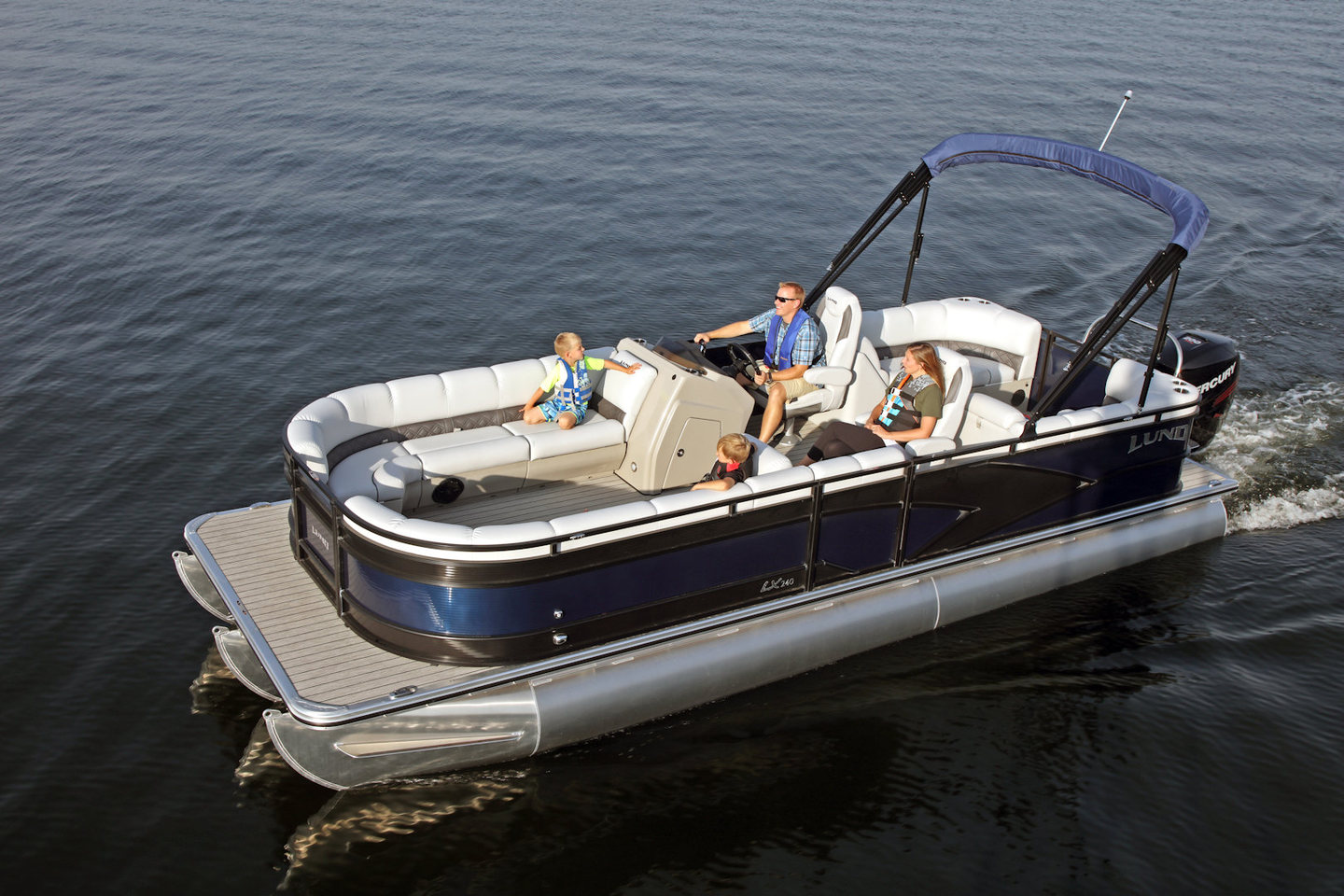 360 VR Virtual Tours of the Lund LX240 Walk Thru Dual Seat