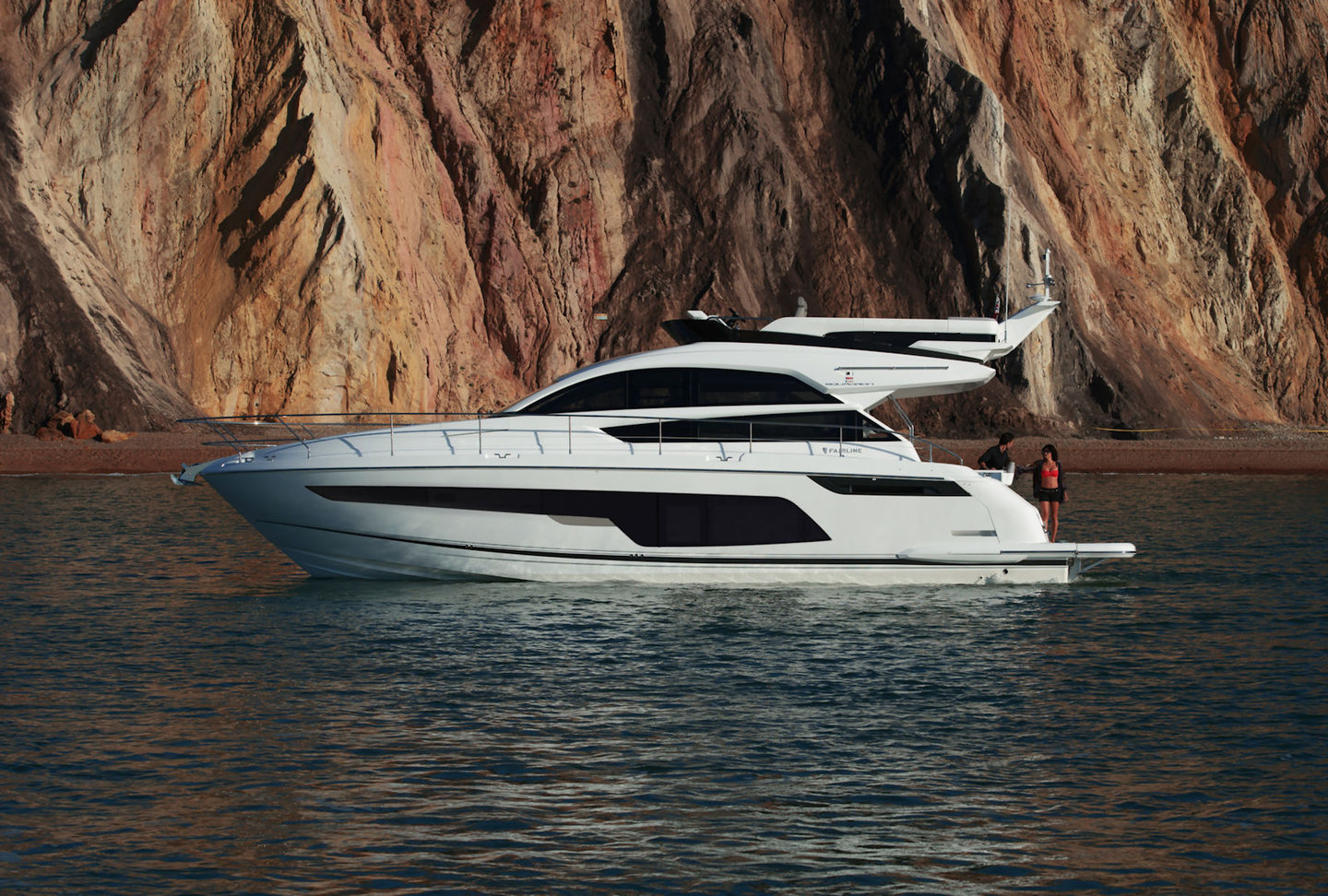 360 VR Virtual Tours of the Fairline Squadron 48