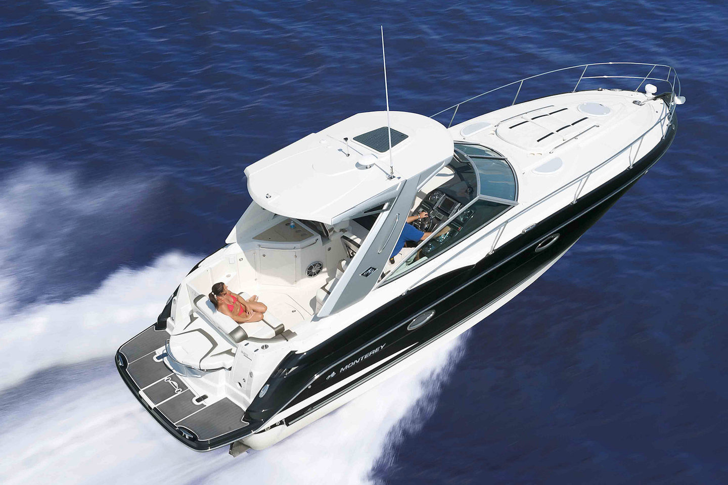 360 VR Virtual Tours of the Monterey 335 Sport Yacht
