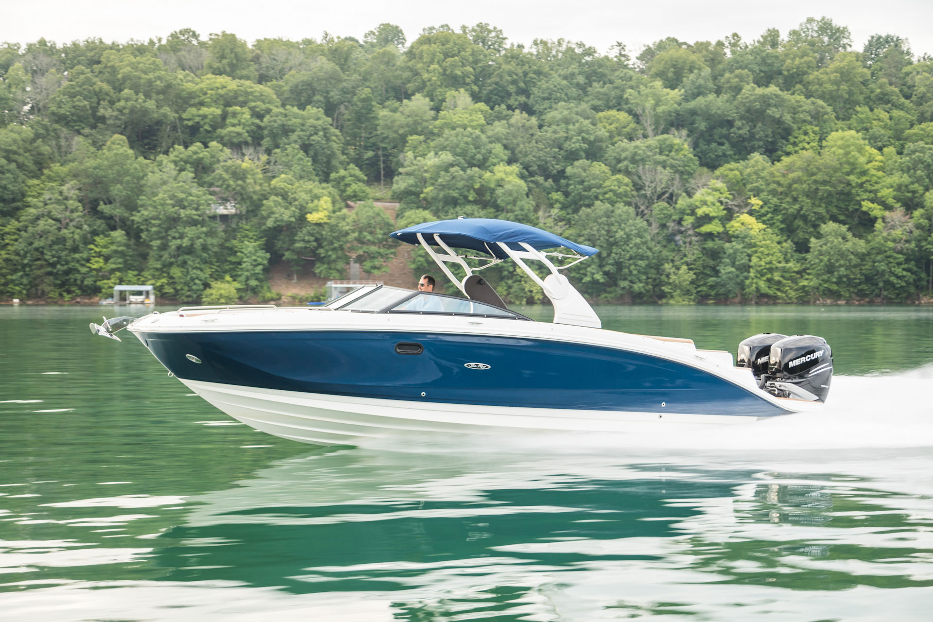360 VR Virtual Tours of the Sea Ray SDX 290 Outboard