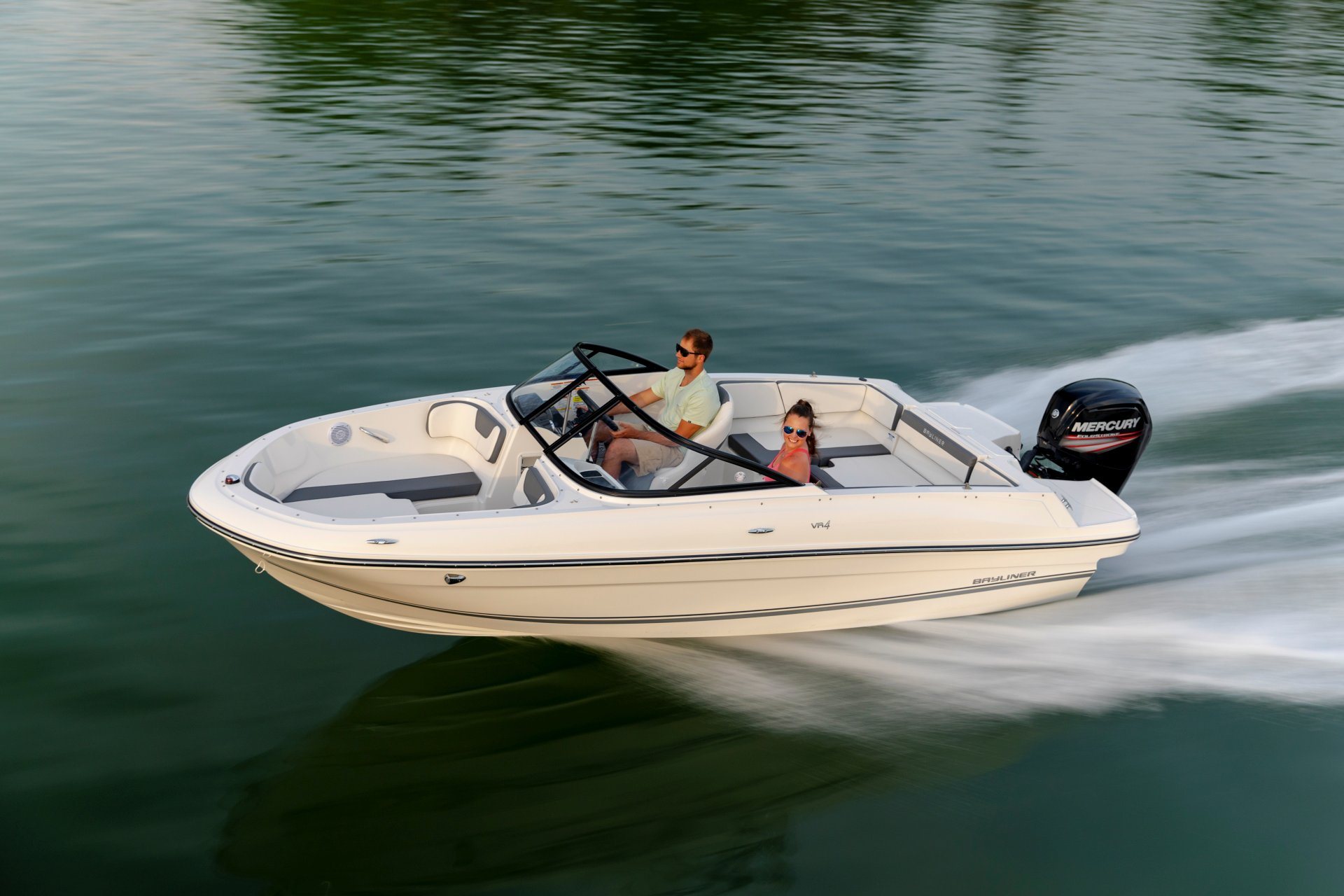 360 VR Virtual Tours of the [VBS-FR] Bayliner Bowrider VR4 Outboard