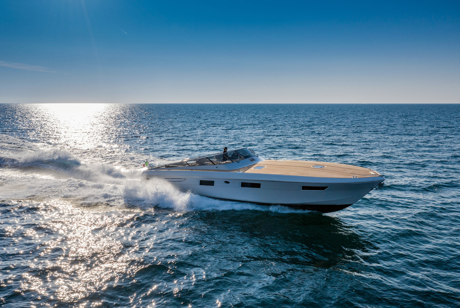 360 VR Virtual Tours of the Itama 62S