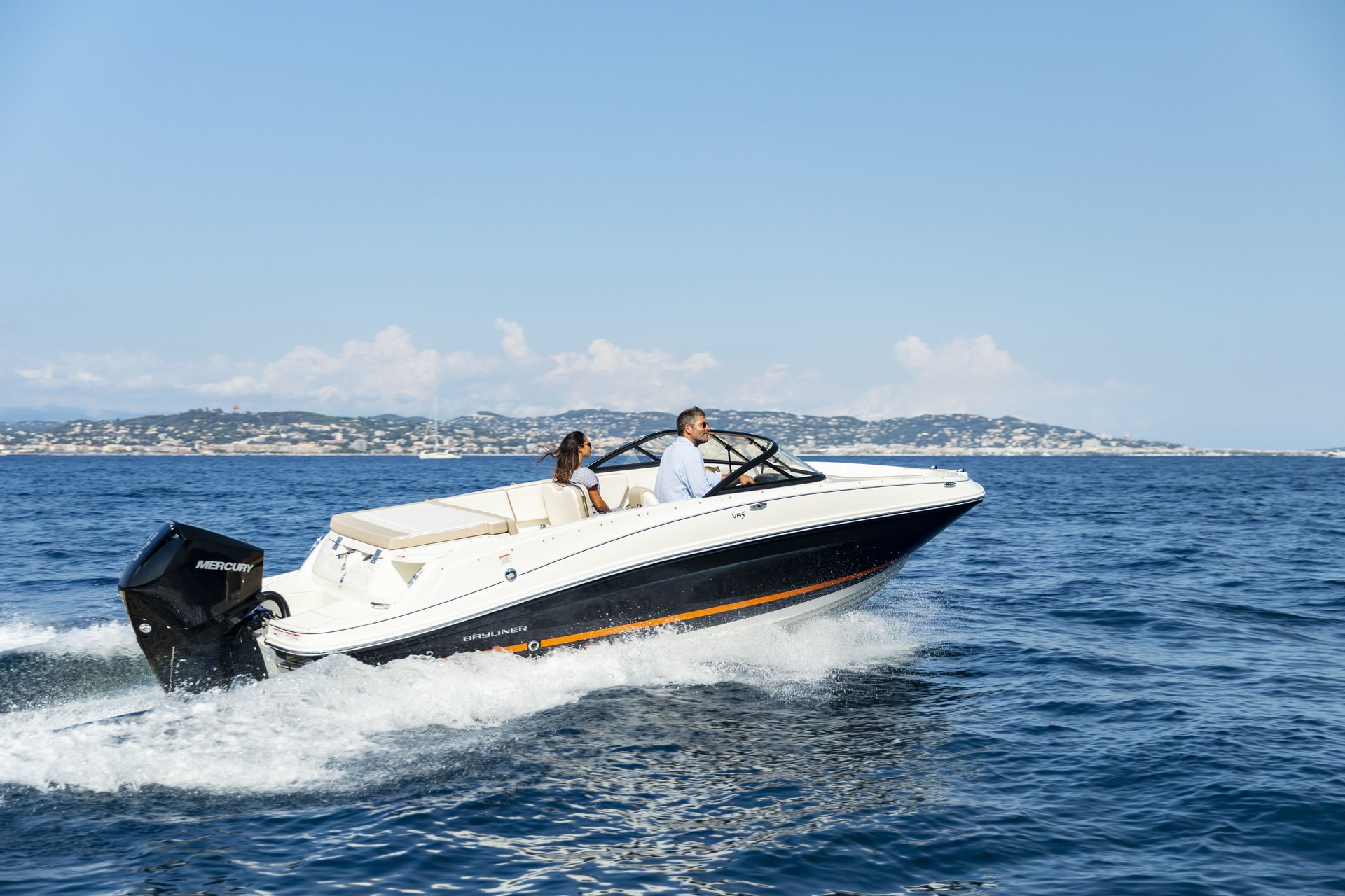 360 VR Virtual Tours of the Bayliner VR5 Bowrider