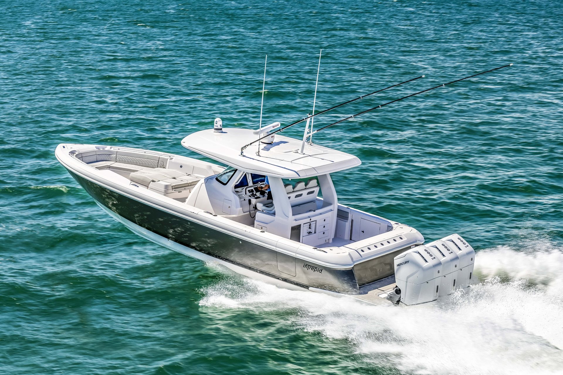360 VR Virtual Tours of the Intrepid 427 Nomad FE
