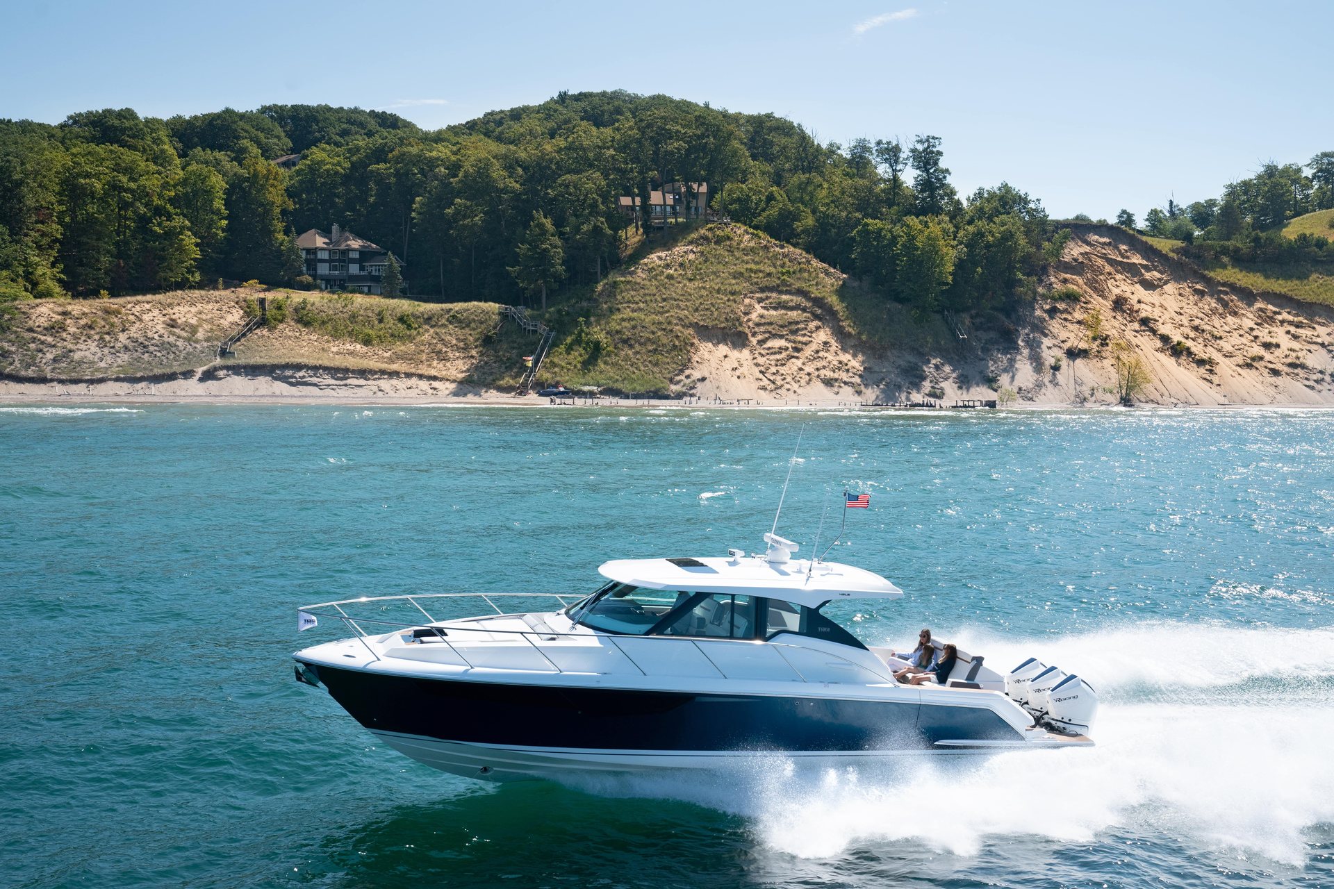 360 VR Virtual Tours of the Tiara 43 LE