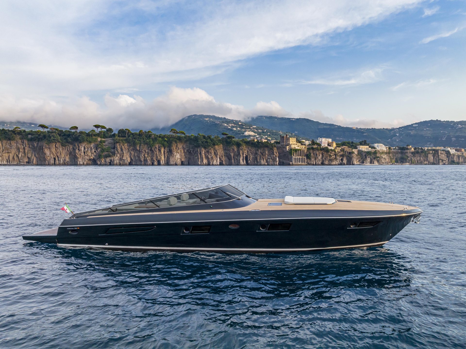 360 VR Virtual Tours of the Itama 62RS