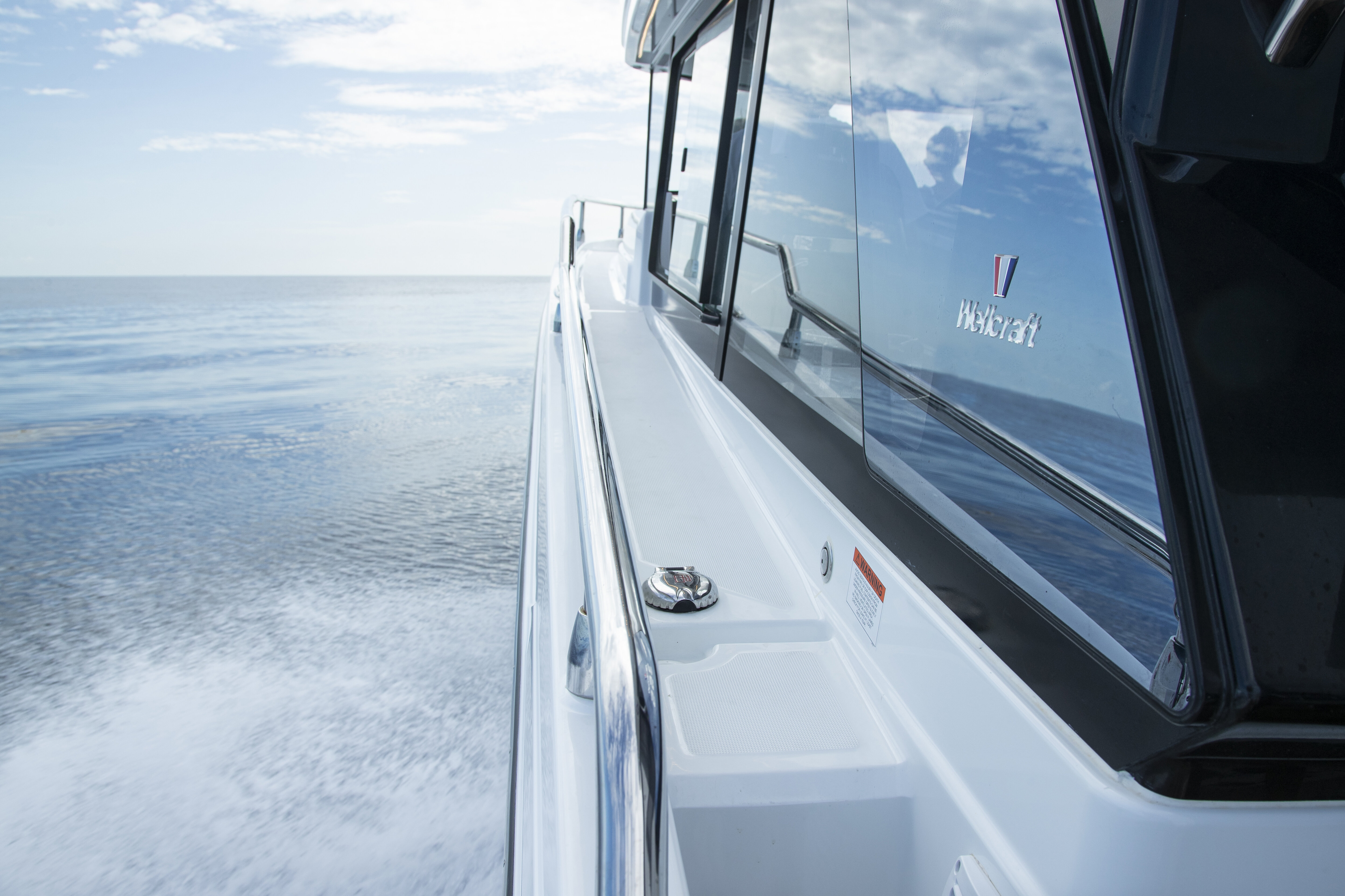360 VR Virtual Tours of the Wellcraft 38 Explorer