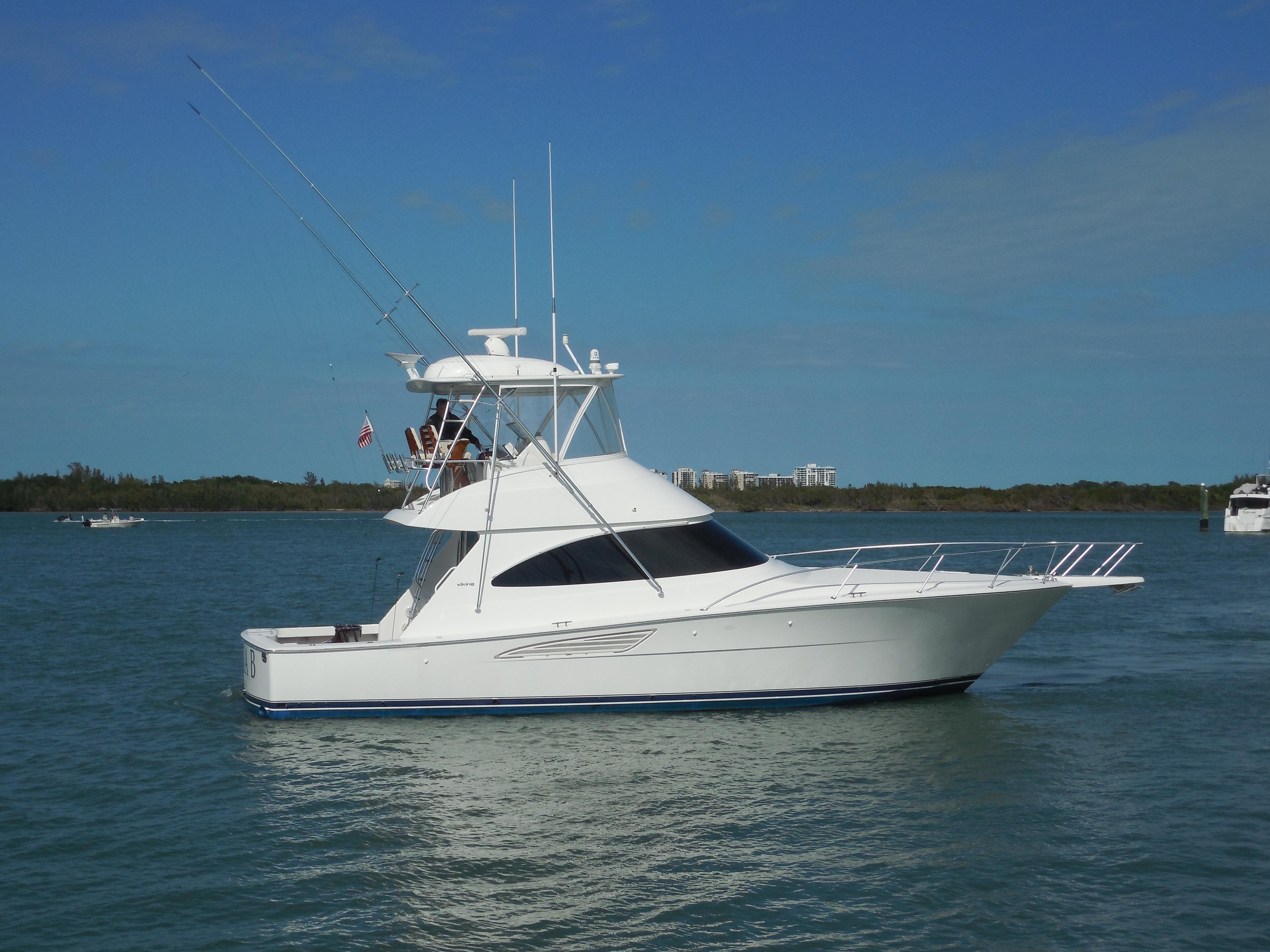 360 VR Virtual Tours of the 2019 Viking 44' Convertible 