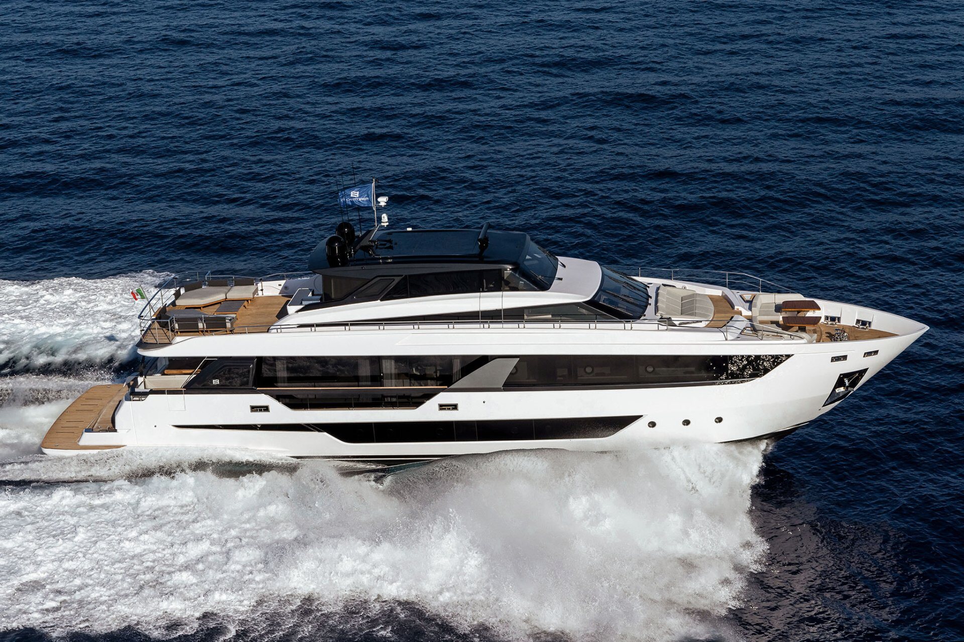 360 VR Virtual Tours of the Ferretti 1000 SkyDeck