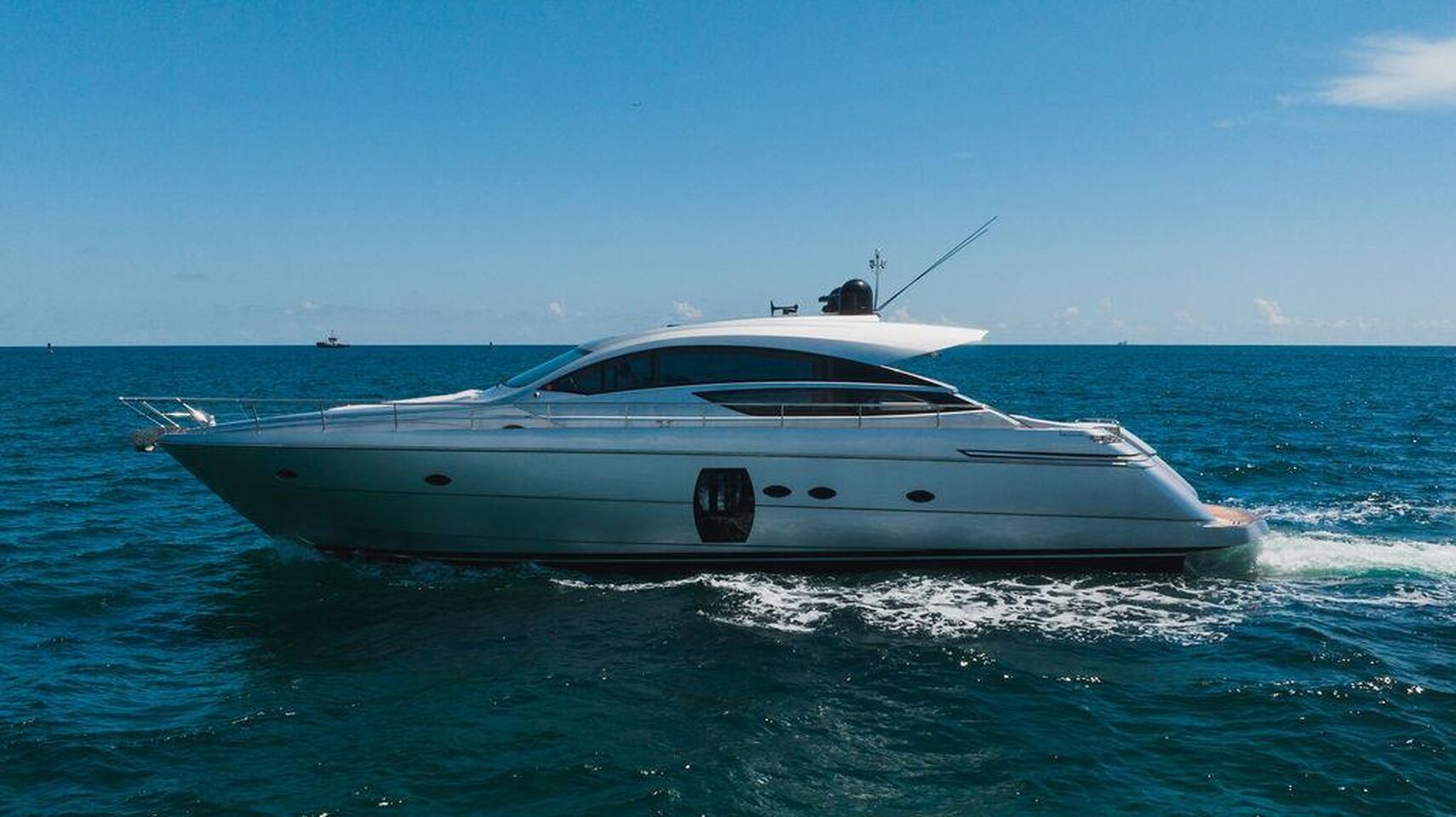 360 VR Virtual Tours of the 2011 Pershing 64 Motor Yacht