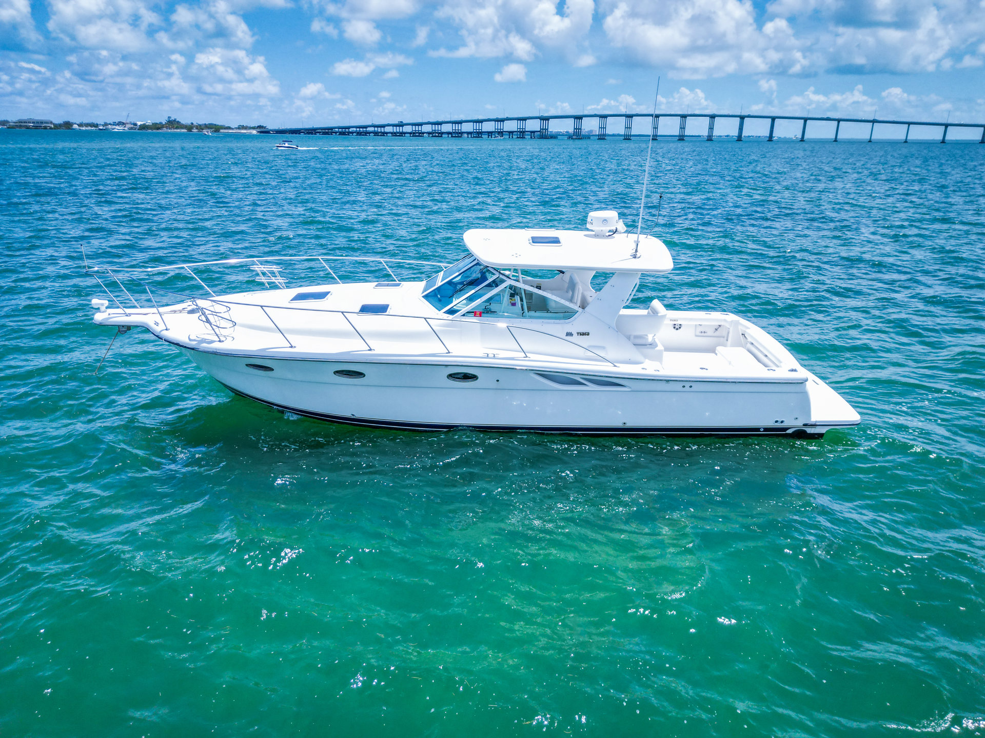 360 VR Virtual Tours of the 2002 Tiara 3500 Open