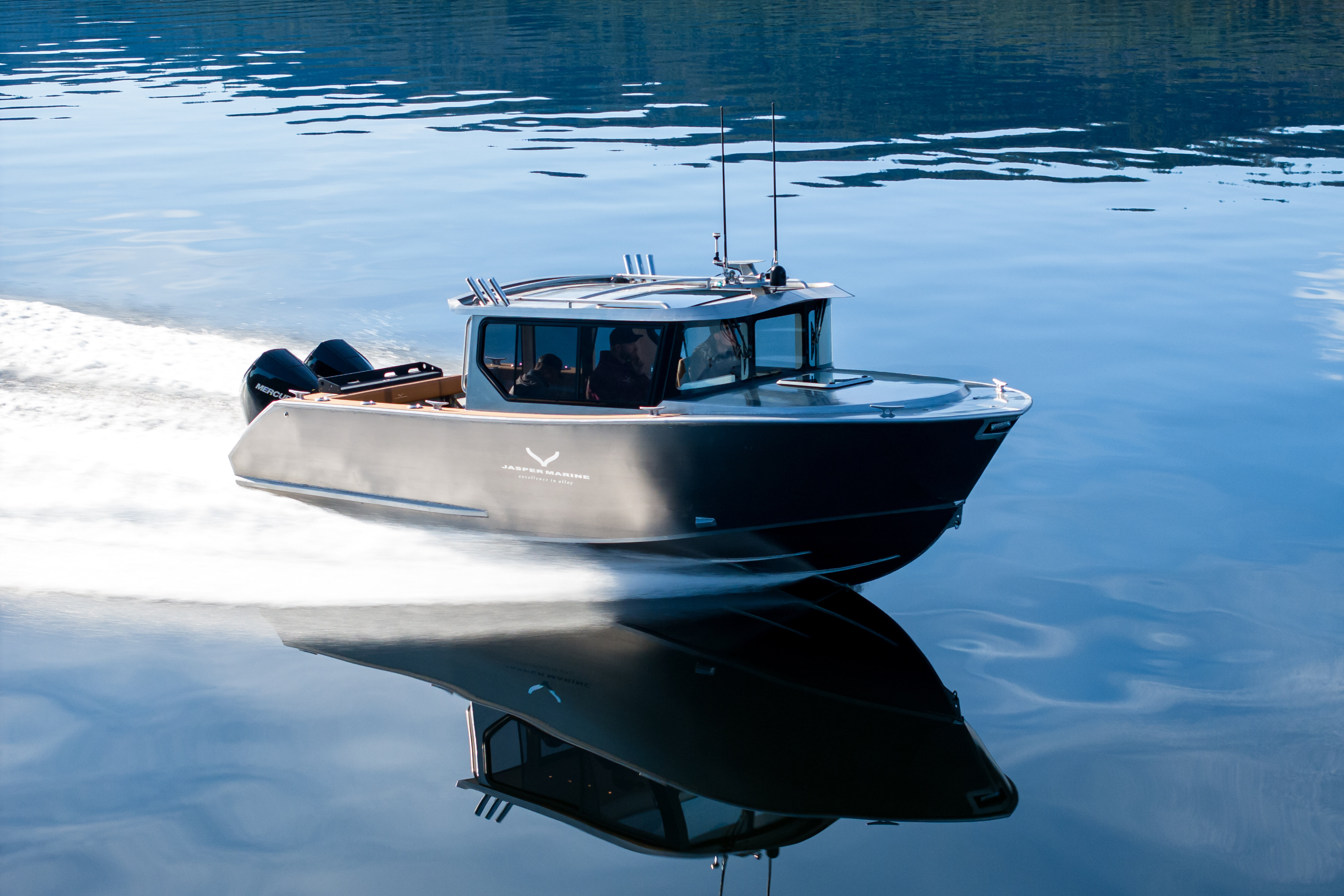 360 VR Virtual Tours of the Jasper Marine Defender 22 - Storm Bow