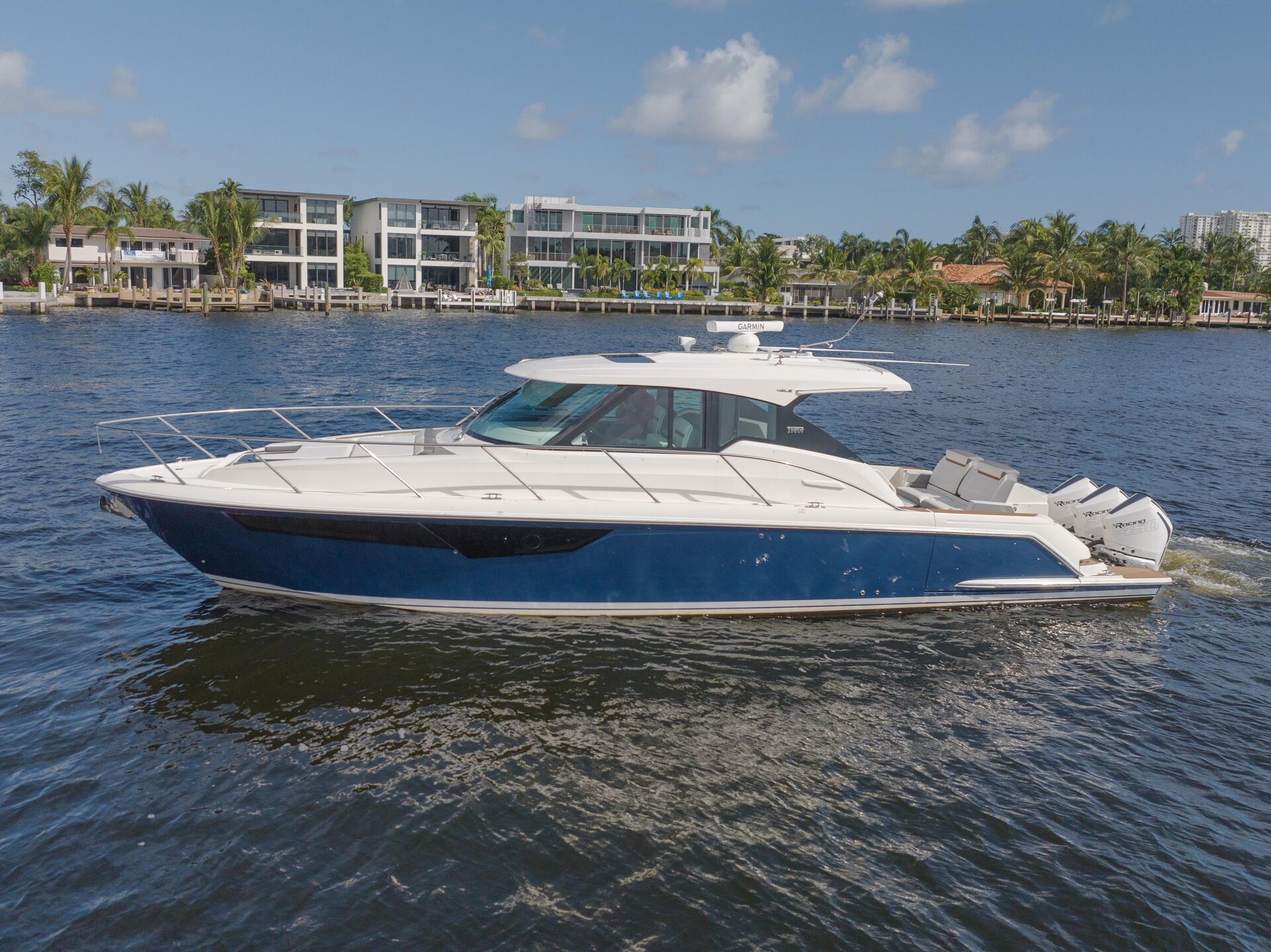 360 VR Virtual Tours of the 2021 Tiara Yachts 43' LE 