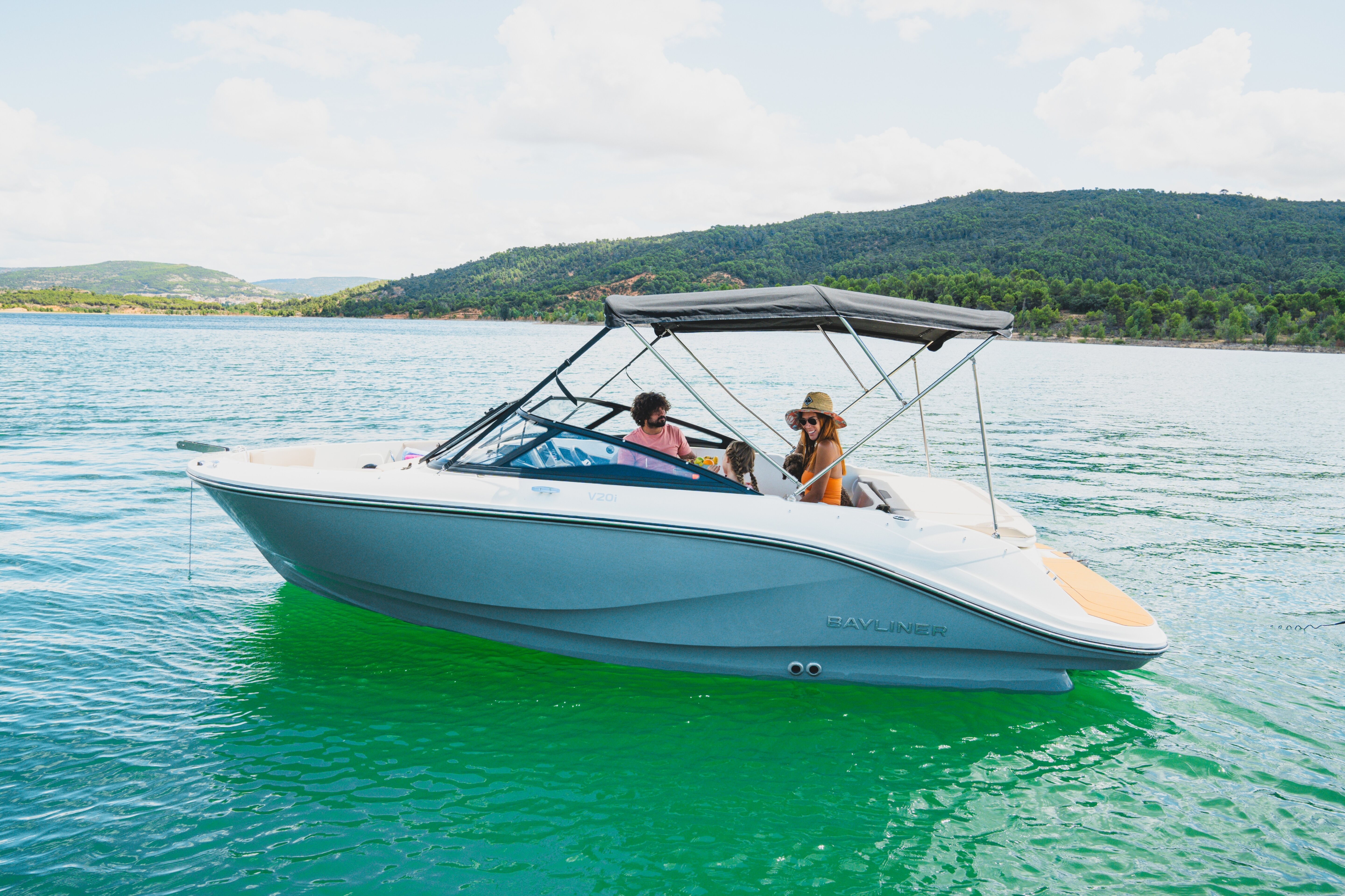360 VR Virtual Tours of the Bayliner V20i