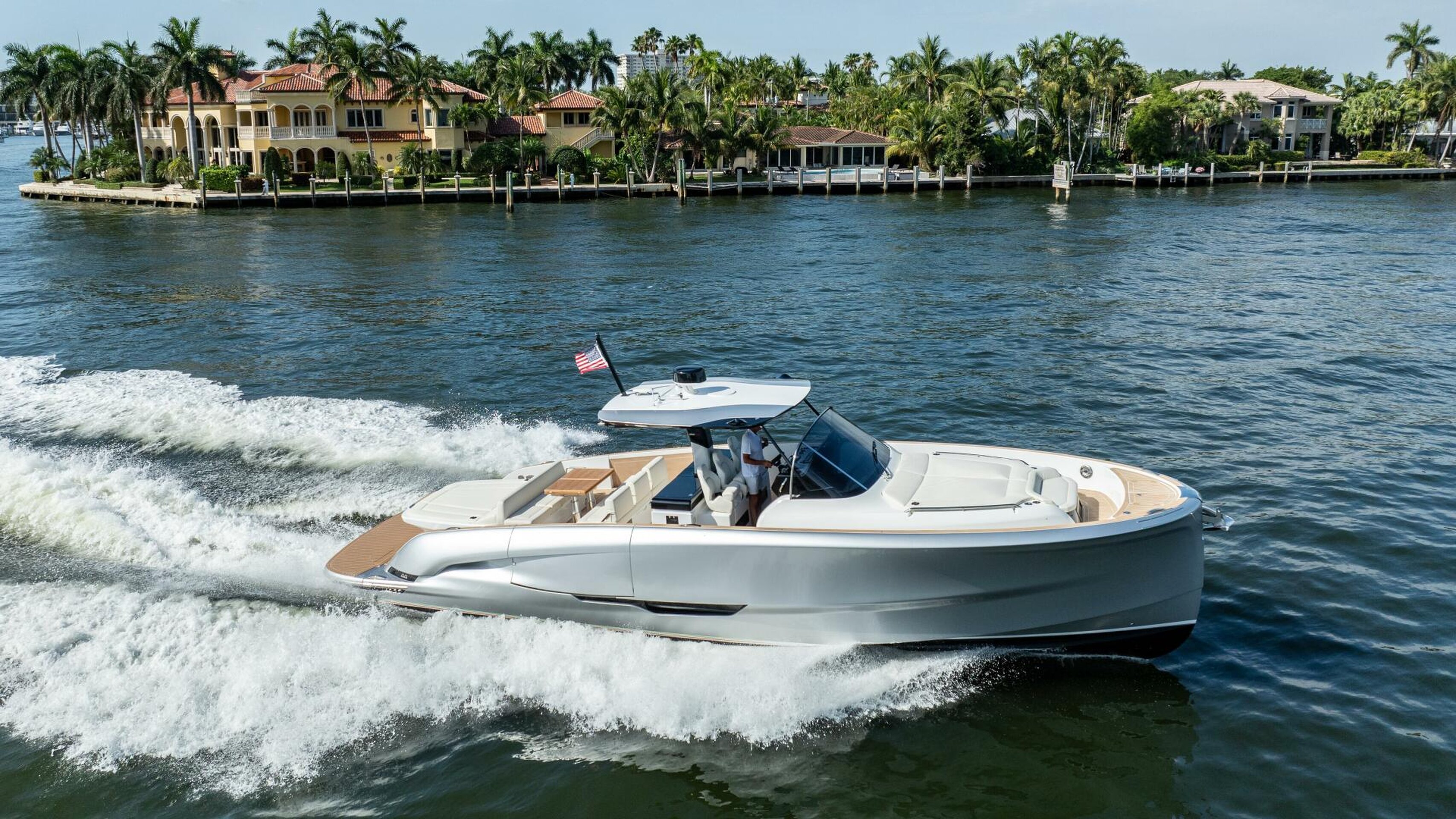 360 VR Virtual Tours of the Solaris 44 Open