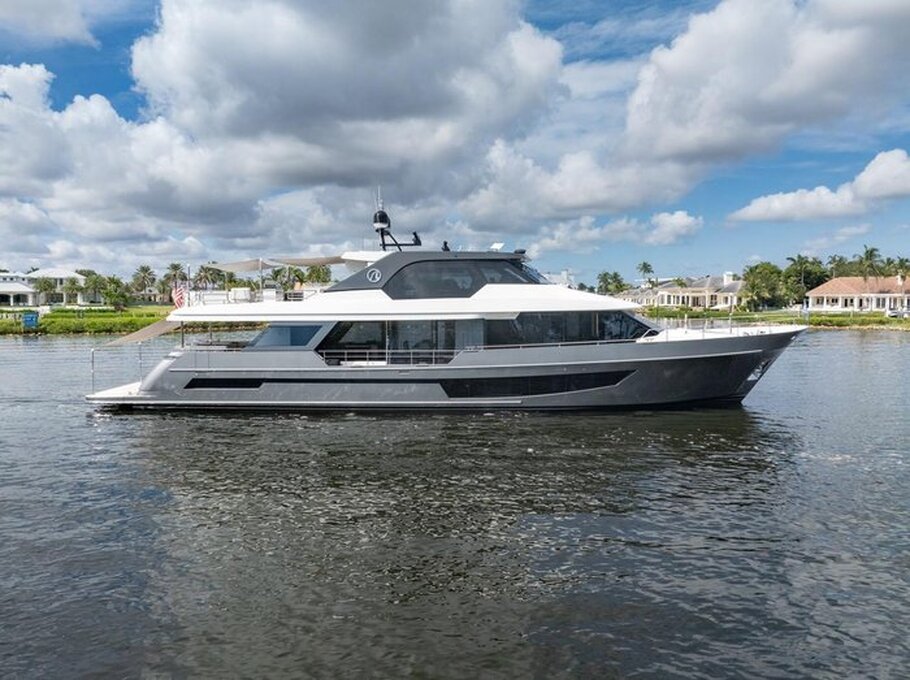 360 VR Virtual Tours of the 2022 Ocean Alexander 32L "Twin Dreams"