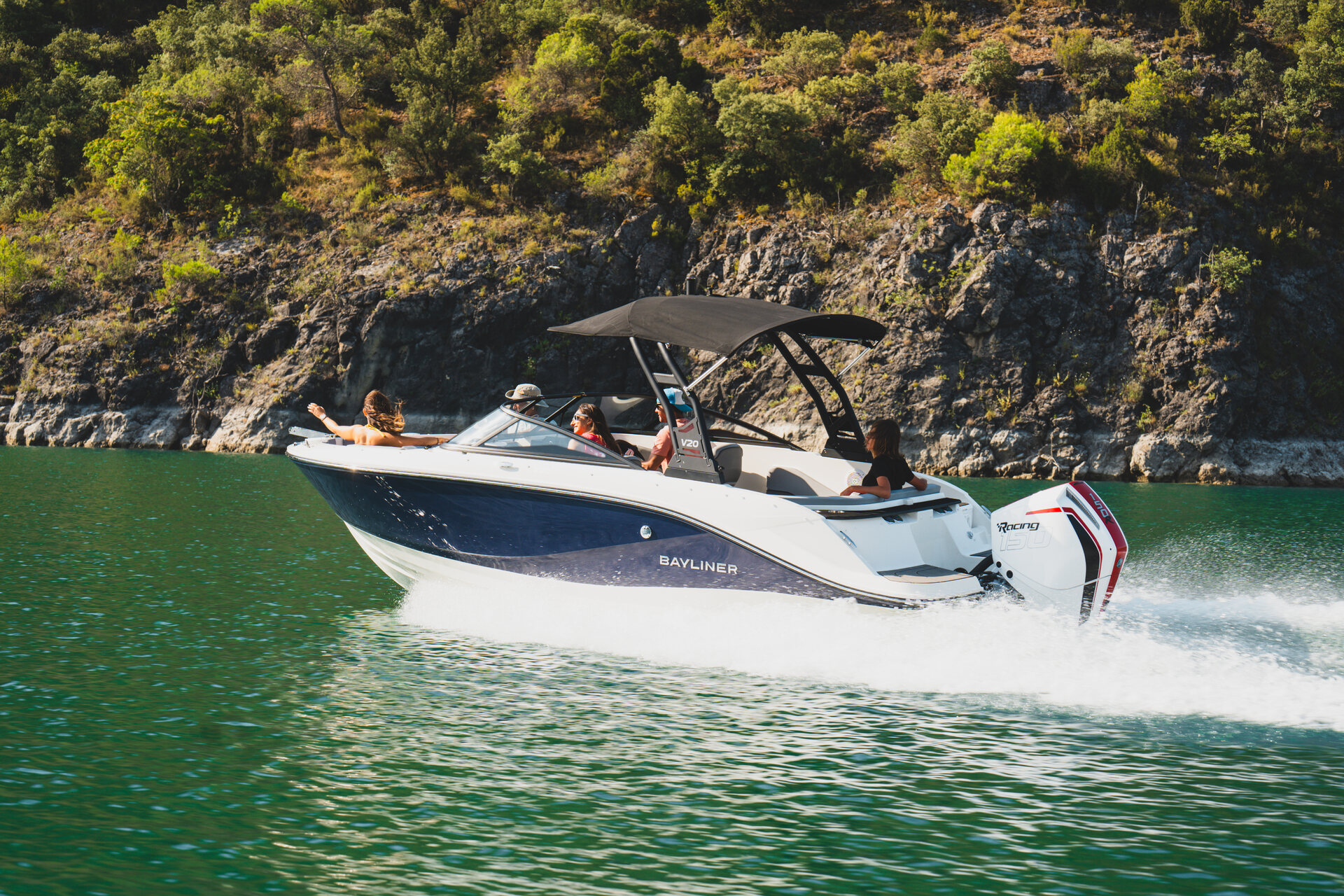360 VR Virtual Tours of the Bayliner V20