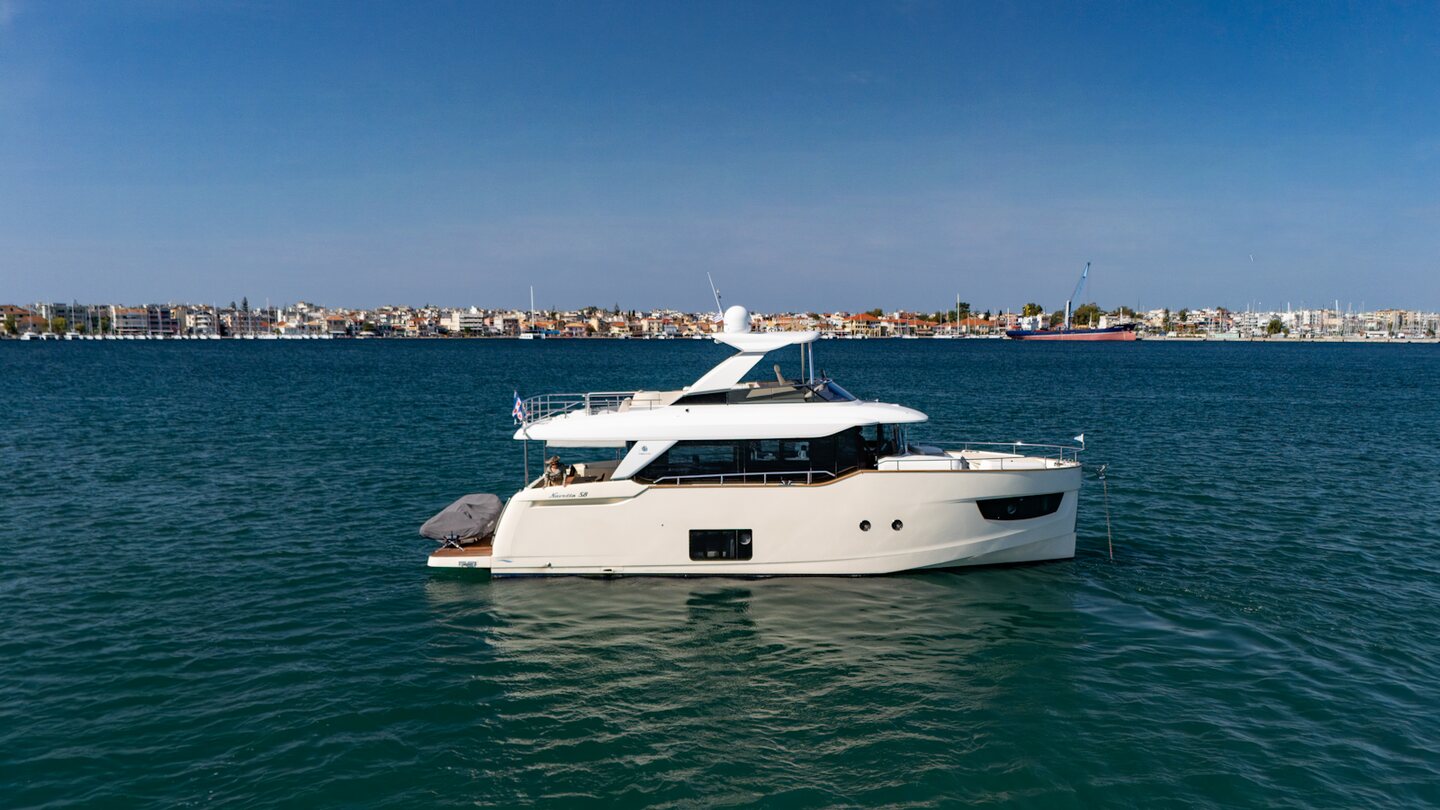 360 VR Virtual Tours of the Absolute Navetta 58