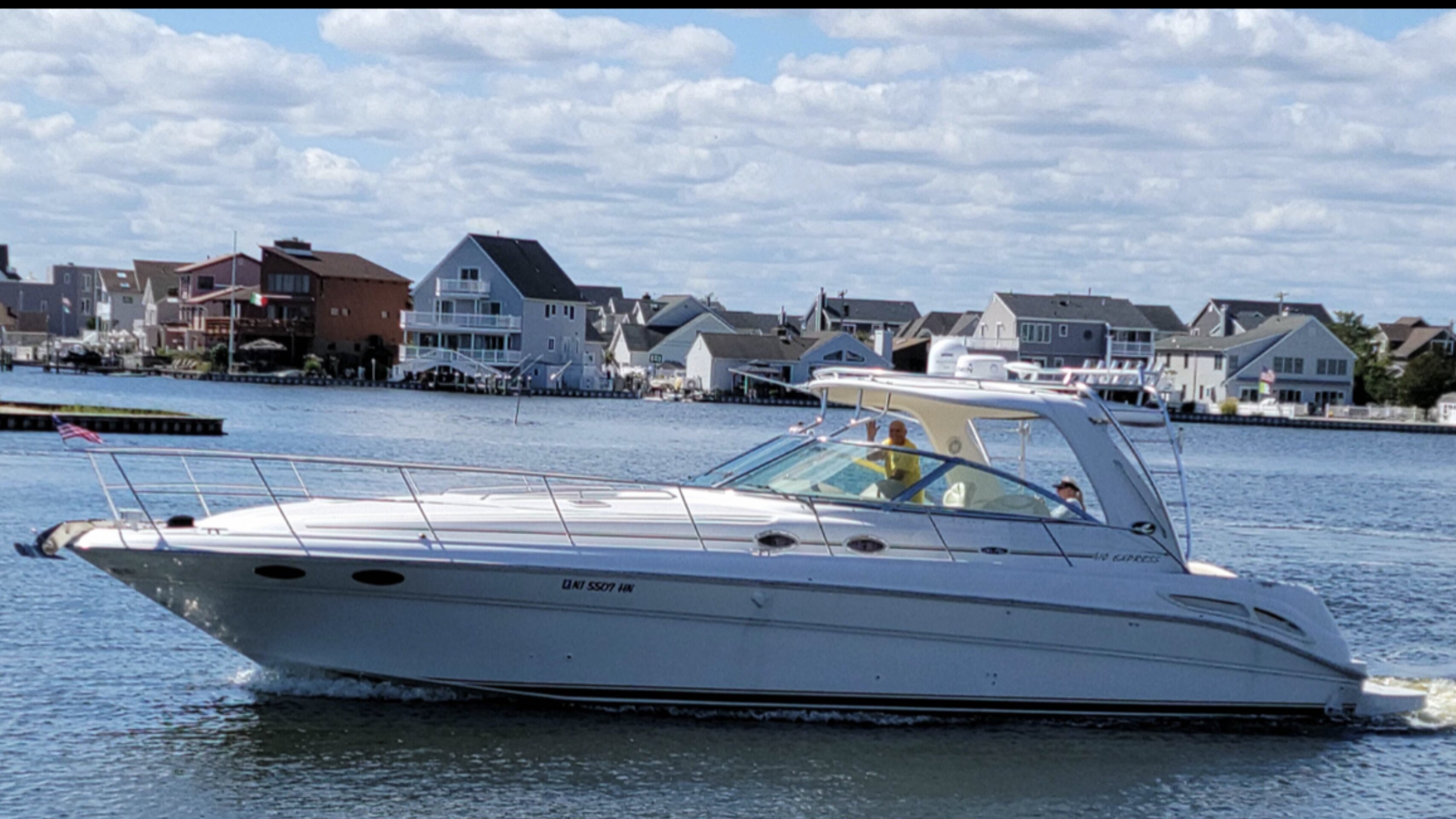 360 VR Virtual Tours of the Sea Ray 410 Express
