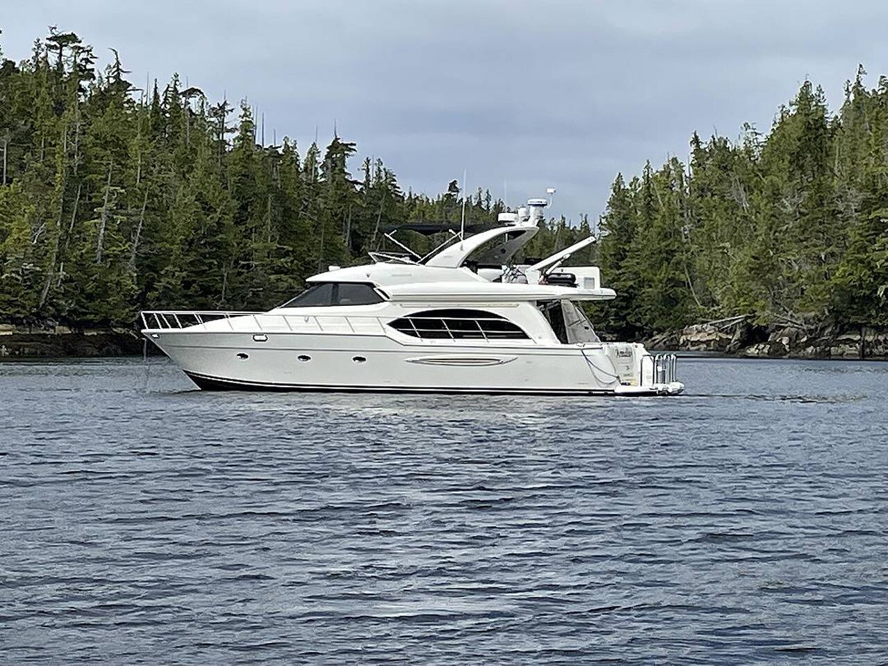 360 VR Virtual Tours of the Meridian 580 Pilothouse