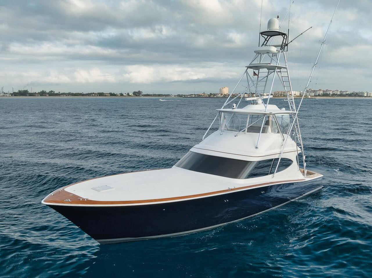 360 VR Virtual Tours of the 2020 Hatteras GT59 Convertible 