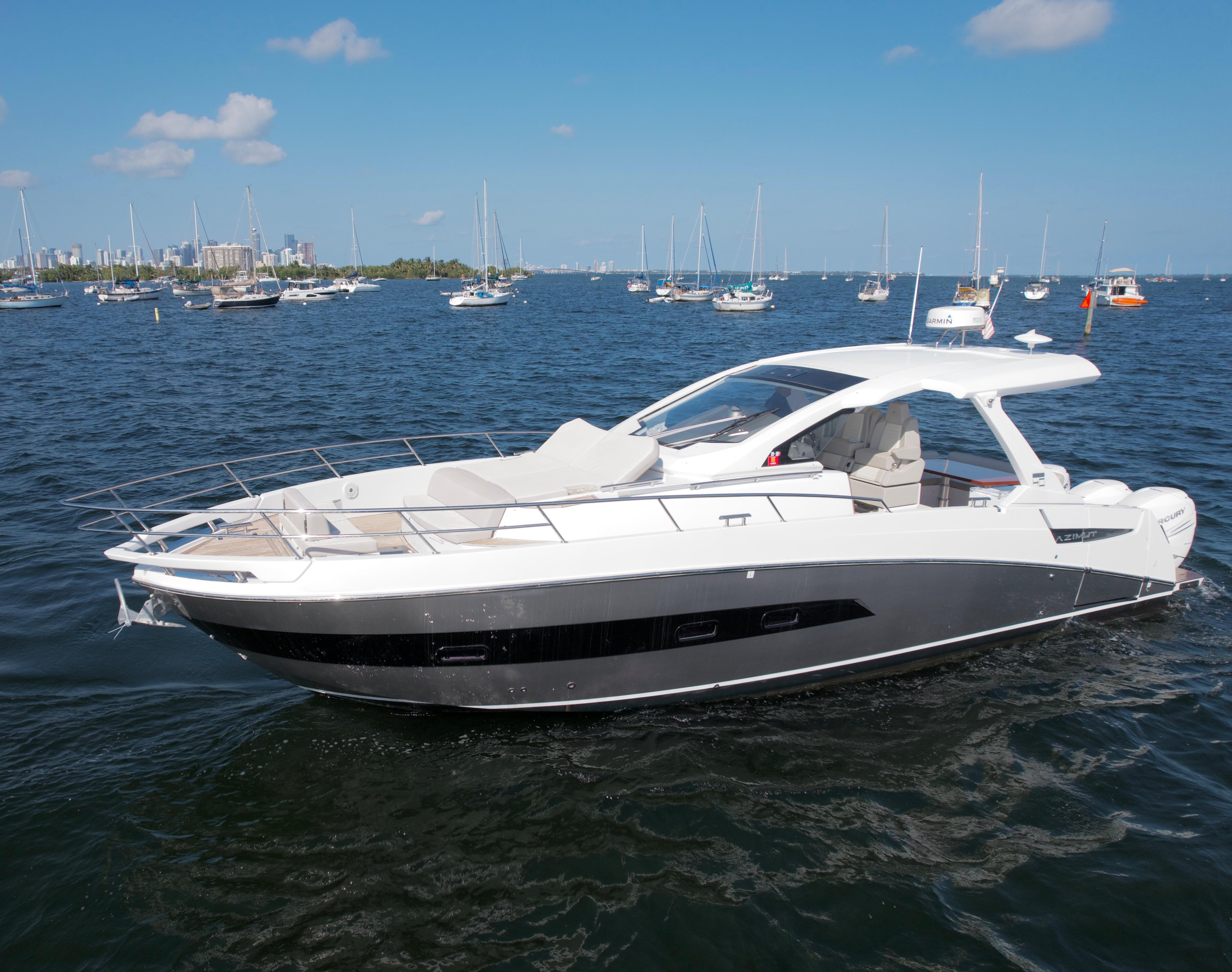 360 VR Virtual Tours of the 2018 Azimut 40 