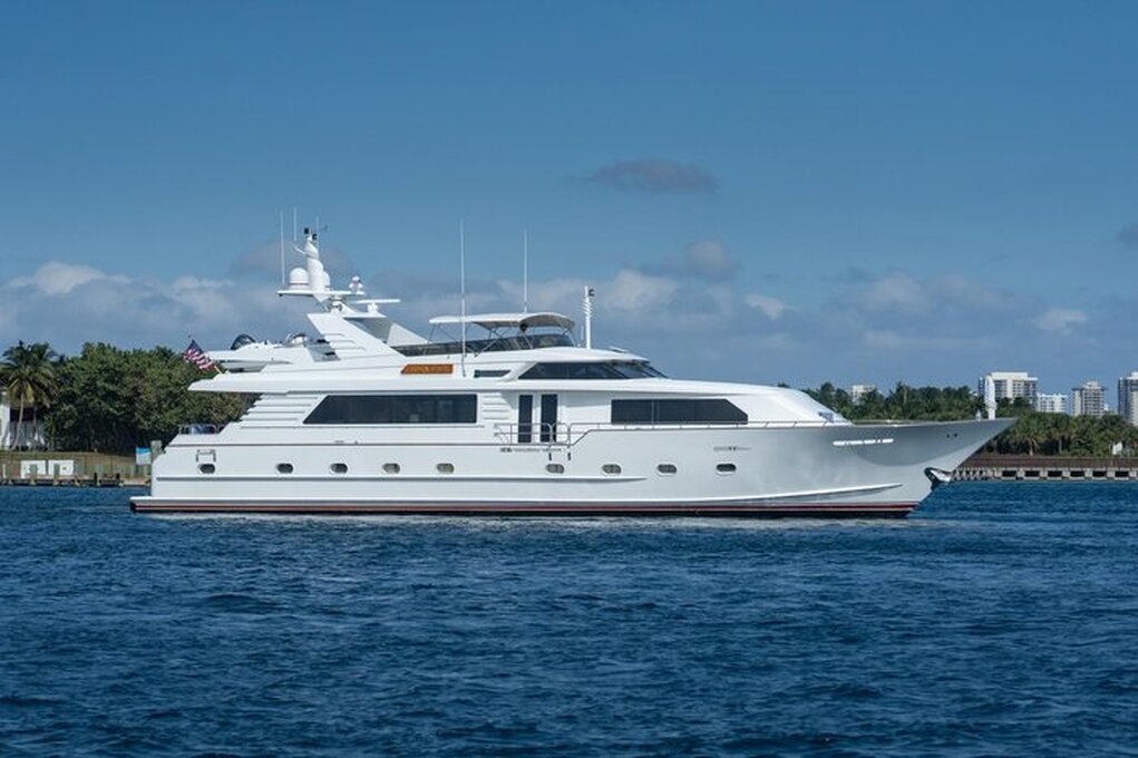 360 VR Virtual Tours of the 1996 Broward 96' Raised Pilothouse MY "Crown Jewel"