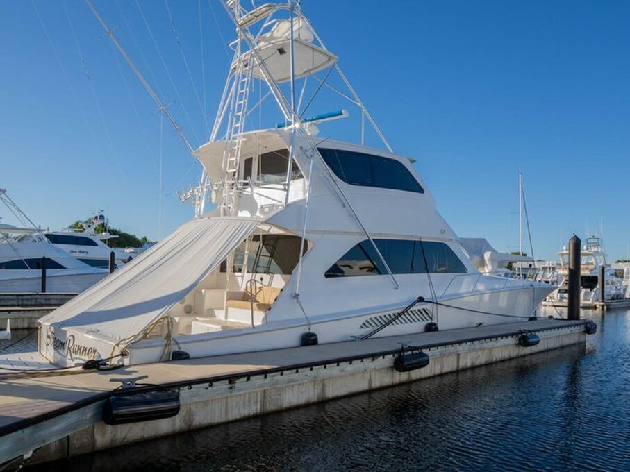 360 VR Virtual Tours of the 2005 Viking 74' Enclosed Bridge "Stream Runner"