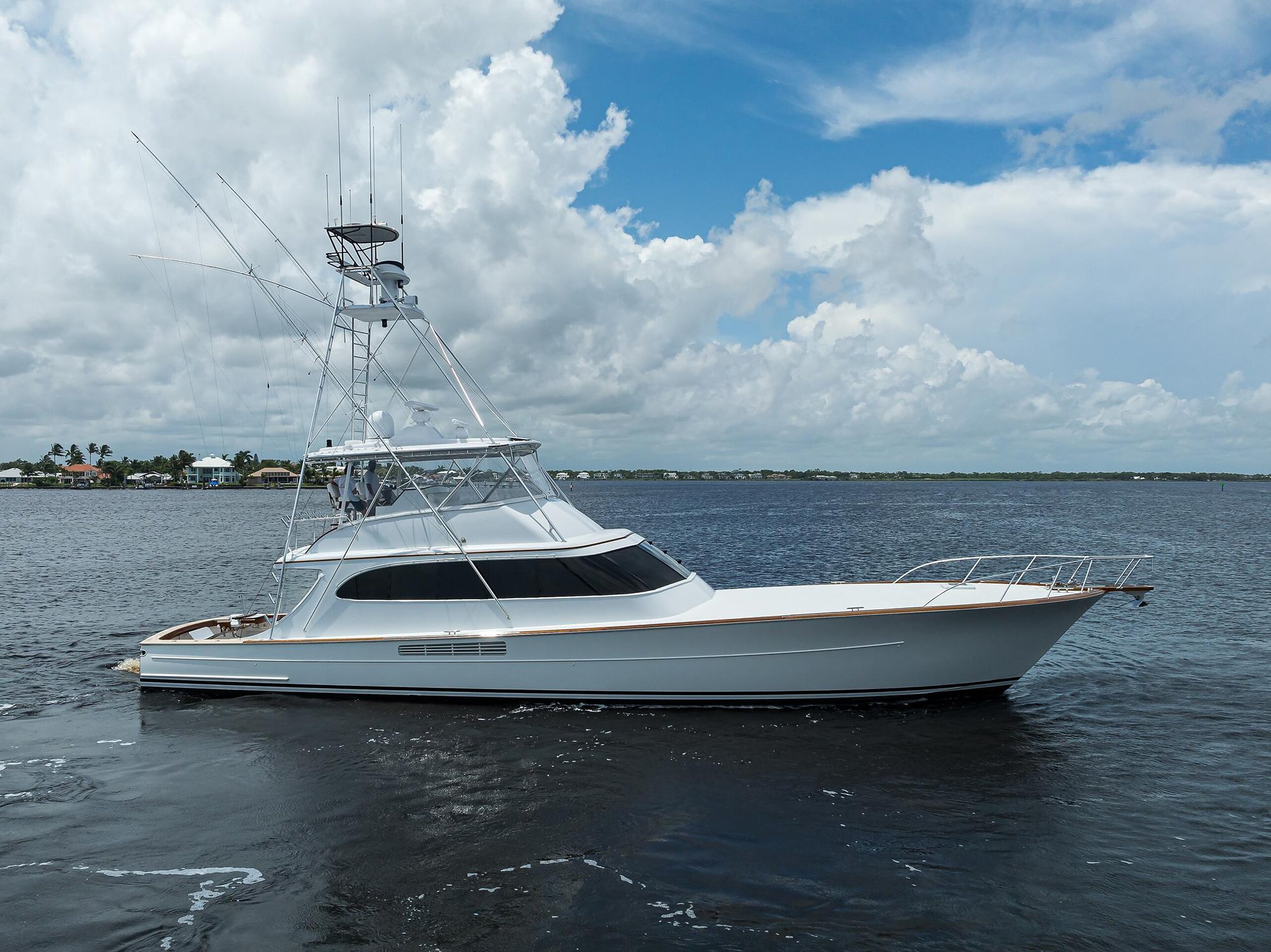 360 VR Virtual Tours of the 2004 Merritt 72' Convertible 
