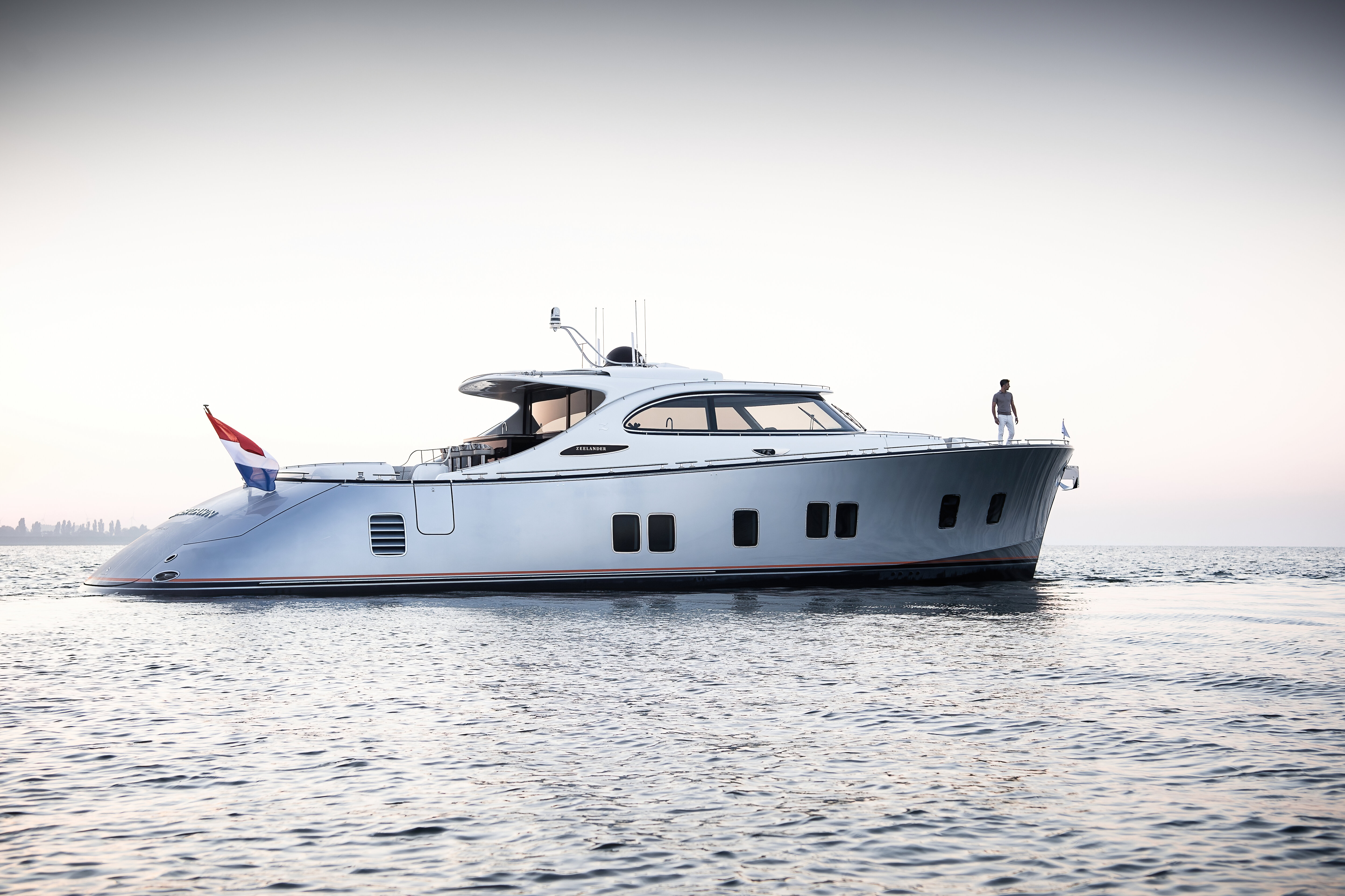 360 VR Virtual Tours of the Zeelander 8 — Silver Dawn