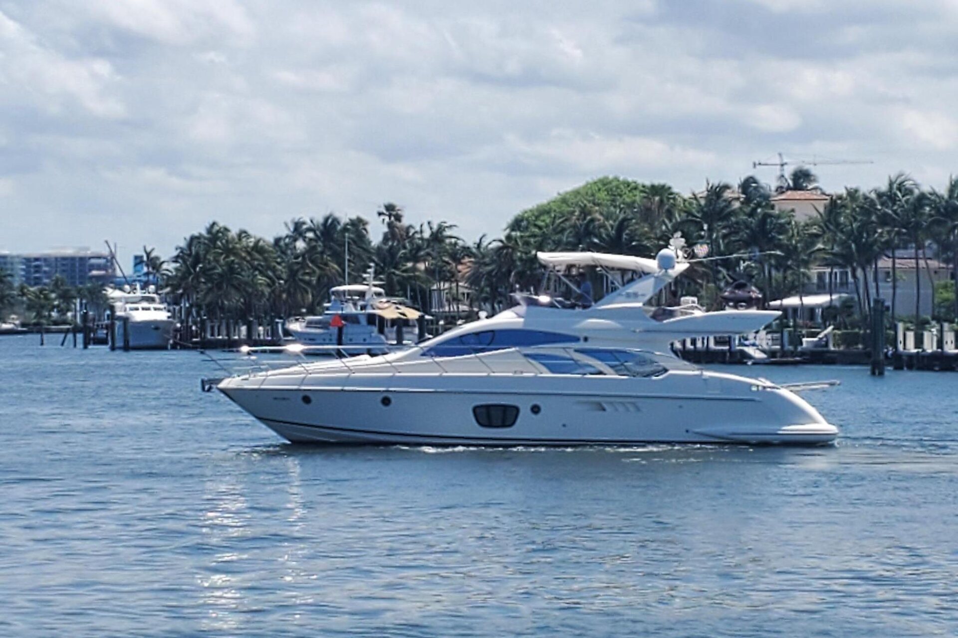 360 VR Virtual Tours of the 2007 Azimut 55' Evolution