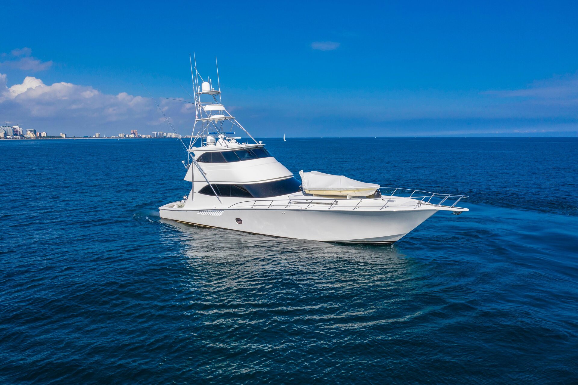 360 VR Virtual Tours of the 2014 Viking 76' Enclosed Bridge 
