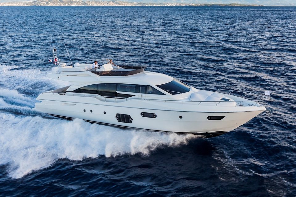360 VR Virtual Tours of the Ferretti Yachts 690