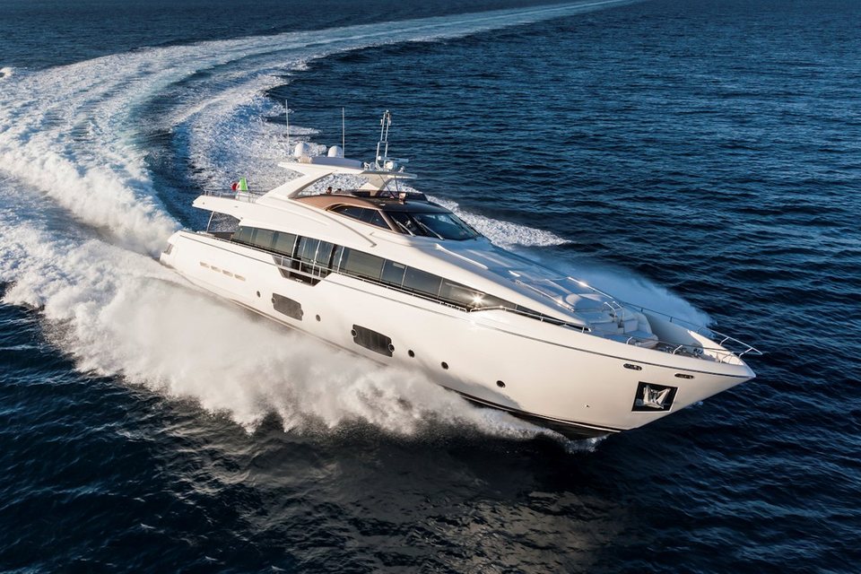 360 VR Virtual Tours of the Ferretti Yachts 960