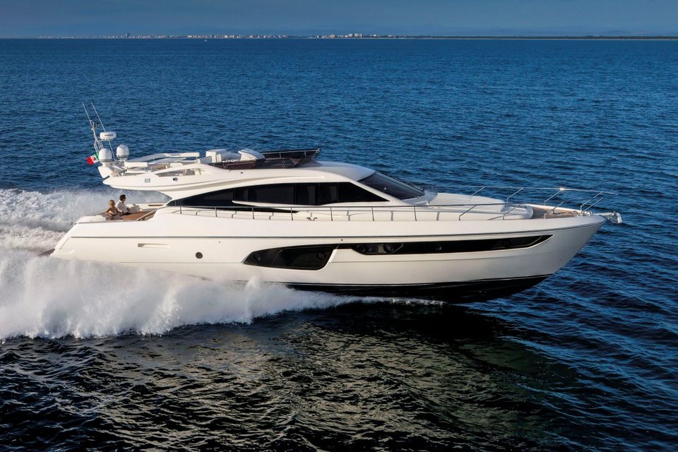 360 VR Virtual Tours of the Ferretti Yachts 650