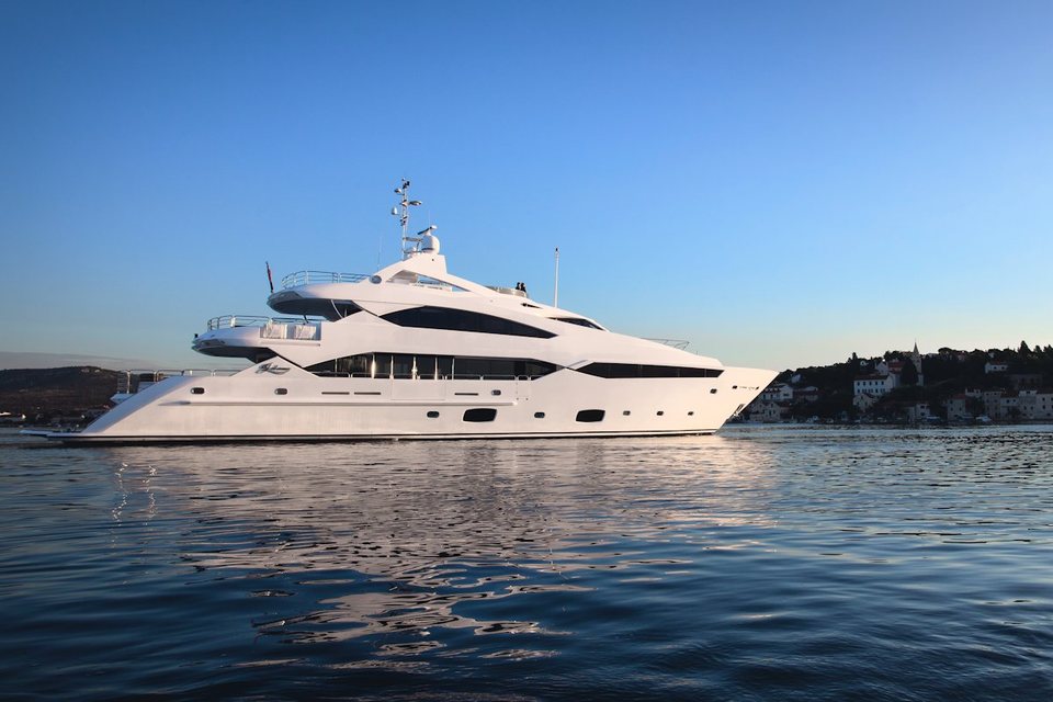 360 VR Virtual Tours of the Sunseeker 40 Metre Yacht