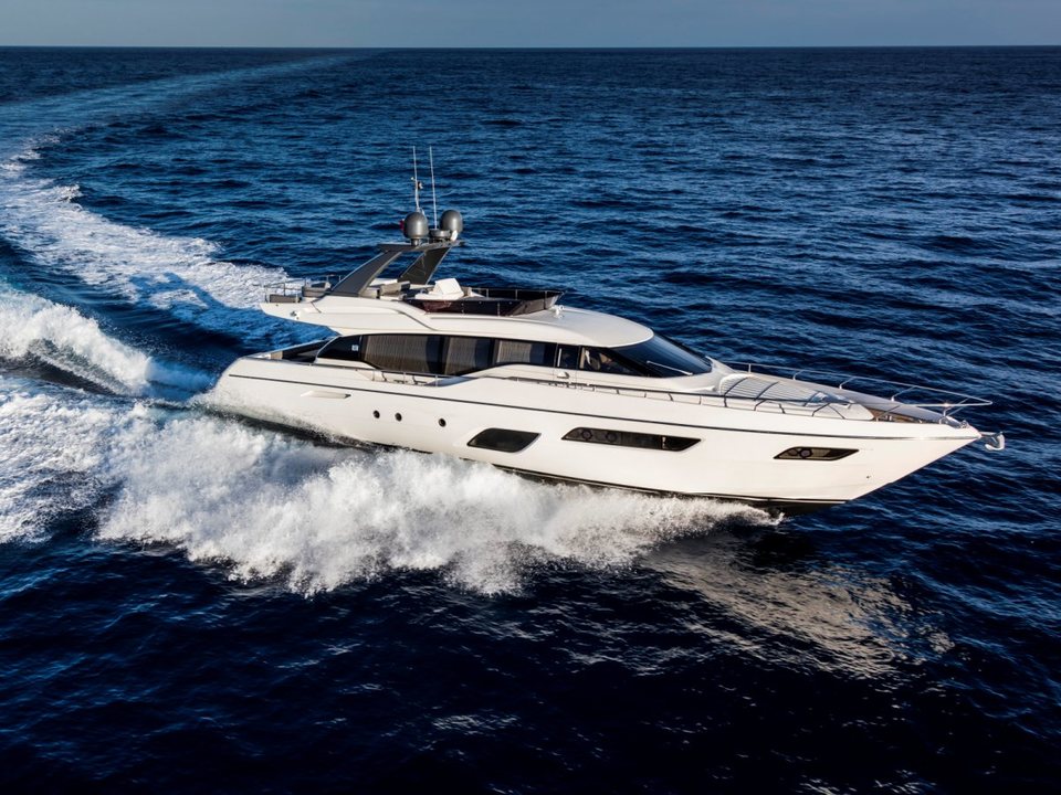 360 VR Virtual Tours of the Ferretti Yachts 700