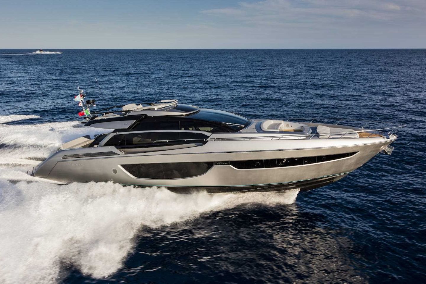 360 VR Virtual Tours of the Riva 76 Perseo