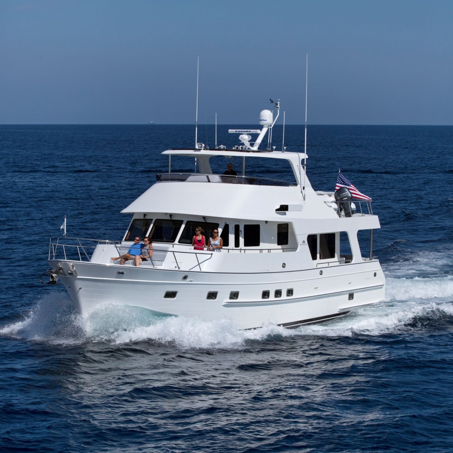 360 VR Virtual Tours of the Outer Reef 580 Motoryacht