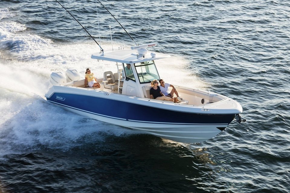 360 VR Virtual Tours of the Boston Whaler 330 Outrage