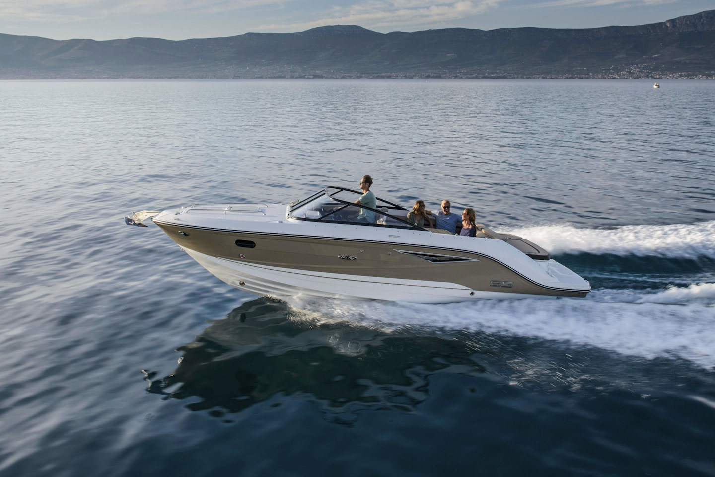 360 VR Virtual Tours of the Sea Ray Sun Sport 250