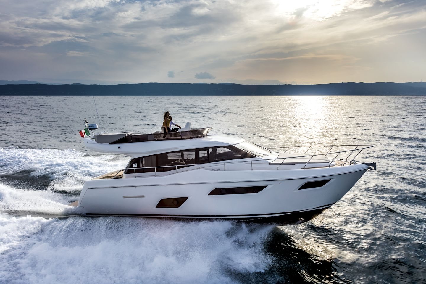 360 VR Virtual Tours of the Ferretti Yachts 450